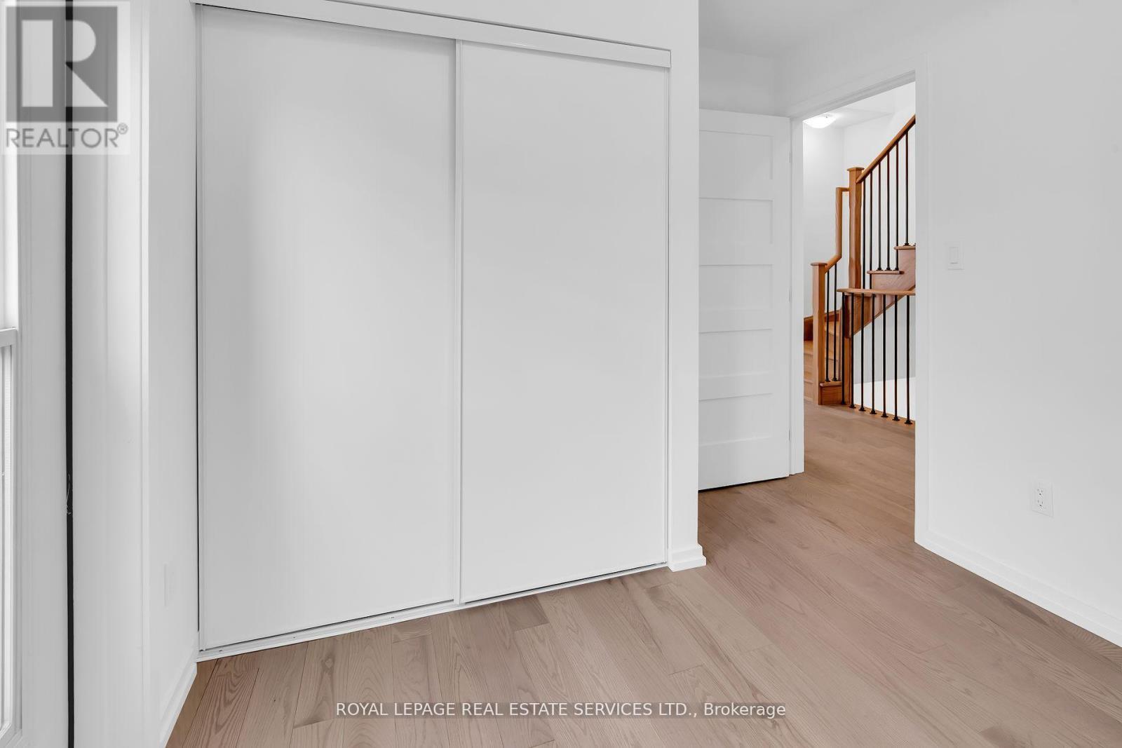 












3 - 18 LYTHAM GREEN CIRCLE

,
Newmarket,




Ontario
L3Y0H4

