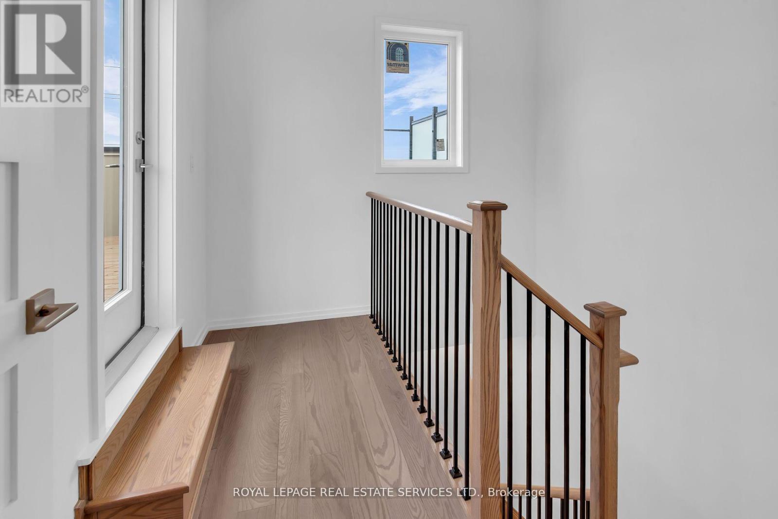 












3 - 18 LYTHAM GREEN CIRCLE

,
Newmarket,




Ontario
L3Y0H4


