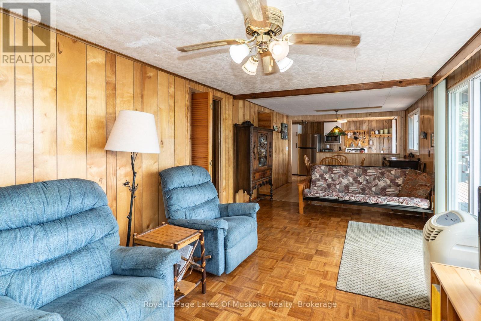 












19325 KAWAGAMA NORTH SHORE

,
Algonquin Highlands (McClintock),




Ontario
P0A1E0

