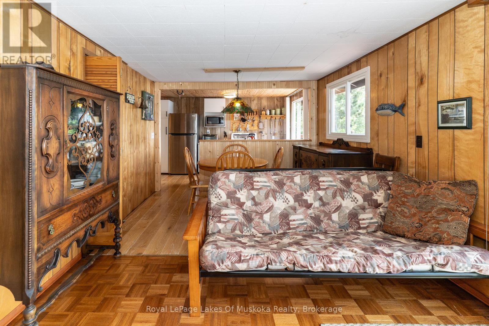 












19325 KAWAGAMA NORTH SHORE

,
Algonquin Highlands (McClintock),




Ontario
P0A1E0

