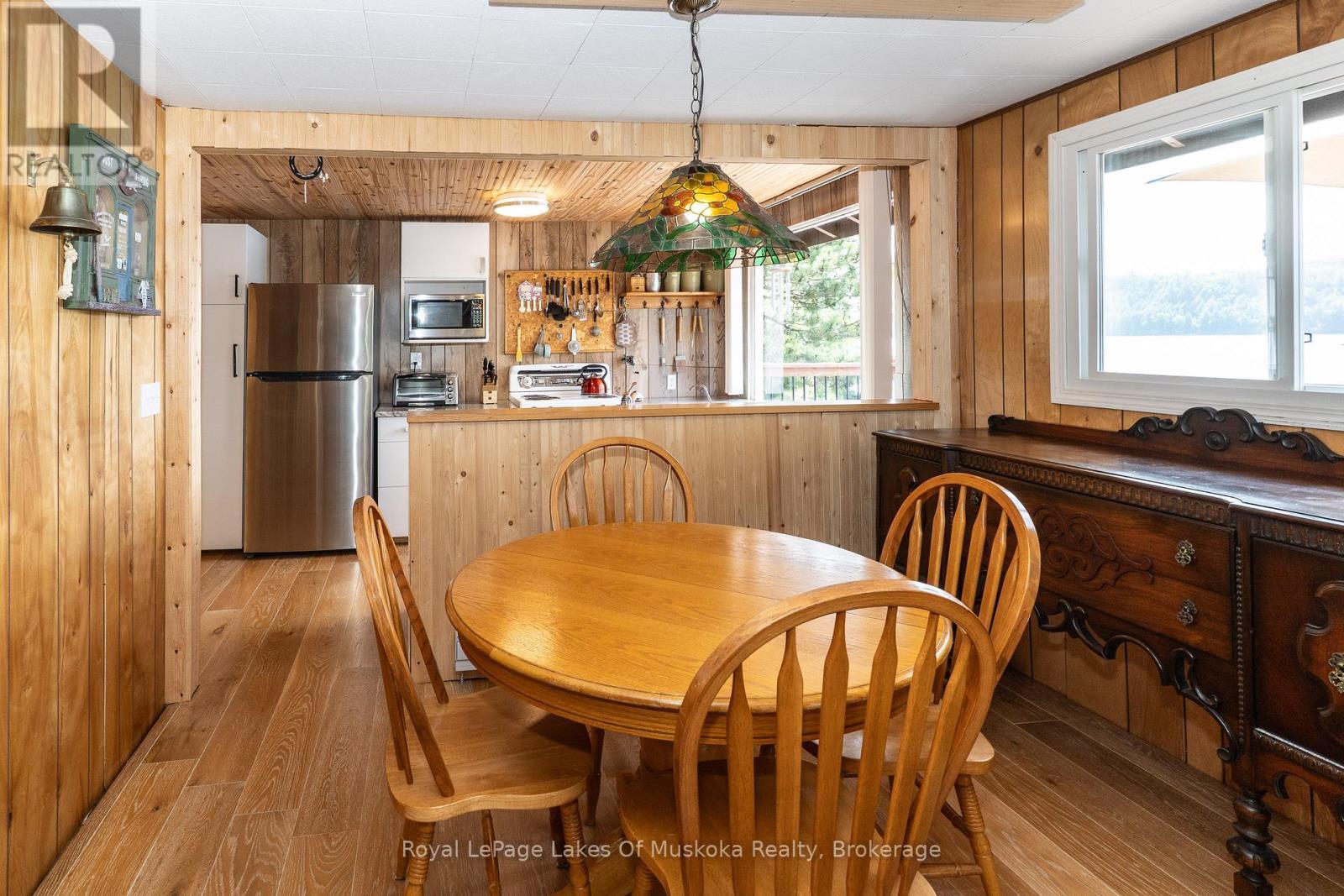 












19325 KAWAGAMA NORTH SHORE

,
Algonquin Highlands (McClintock),




Ontario
P0A1E0

