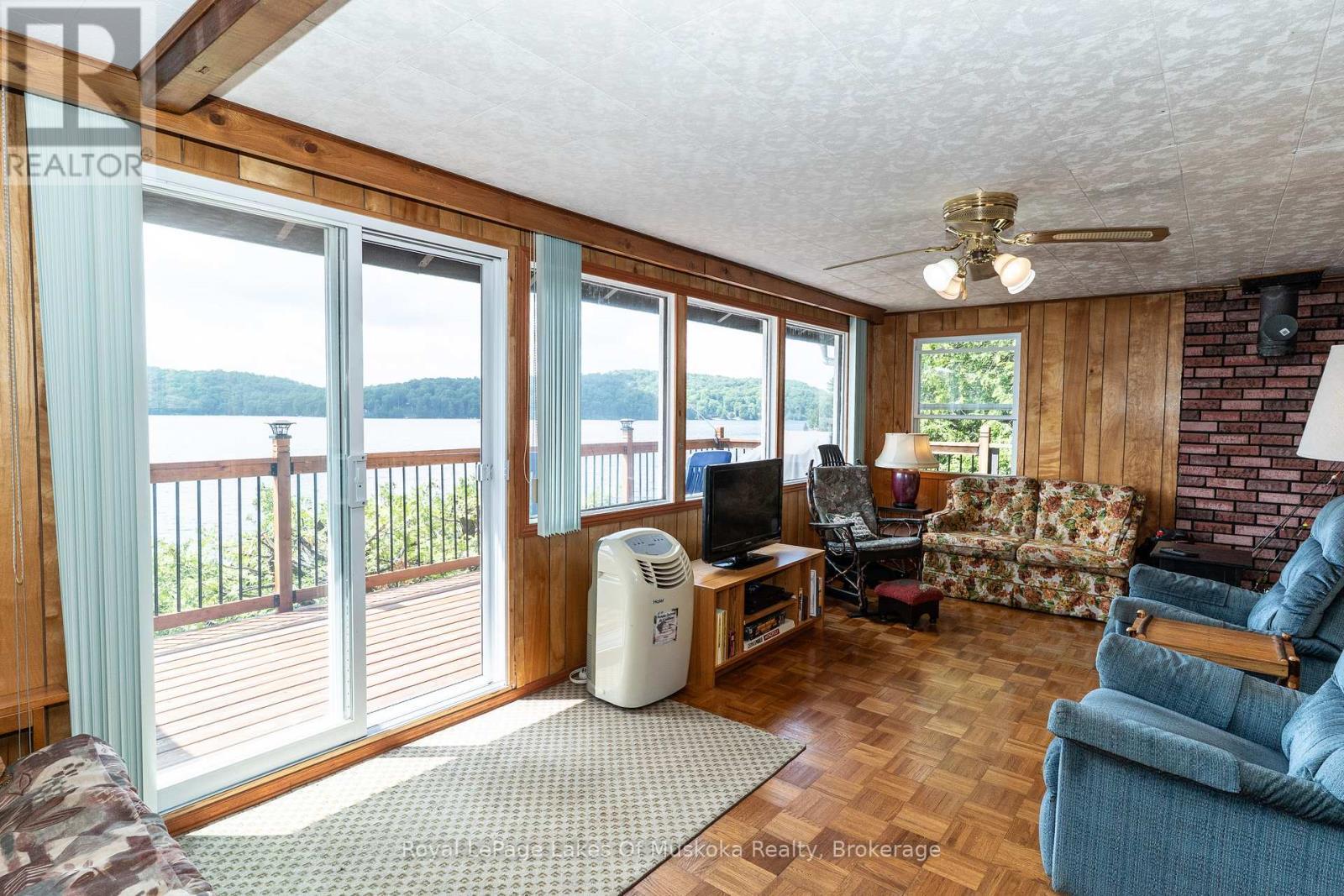 












19325 KAWAGAMA NORTH SHORE

,
Algonquin Highlands (McClintock),




Ontario
P0A1E0

