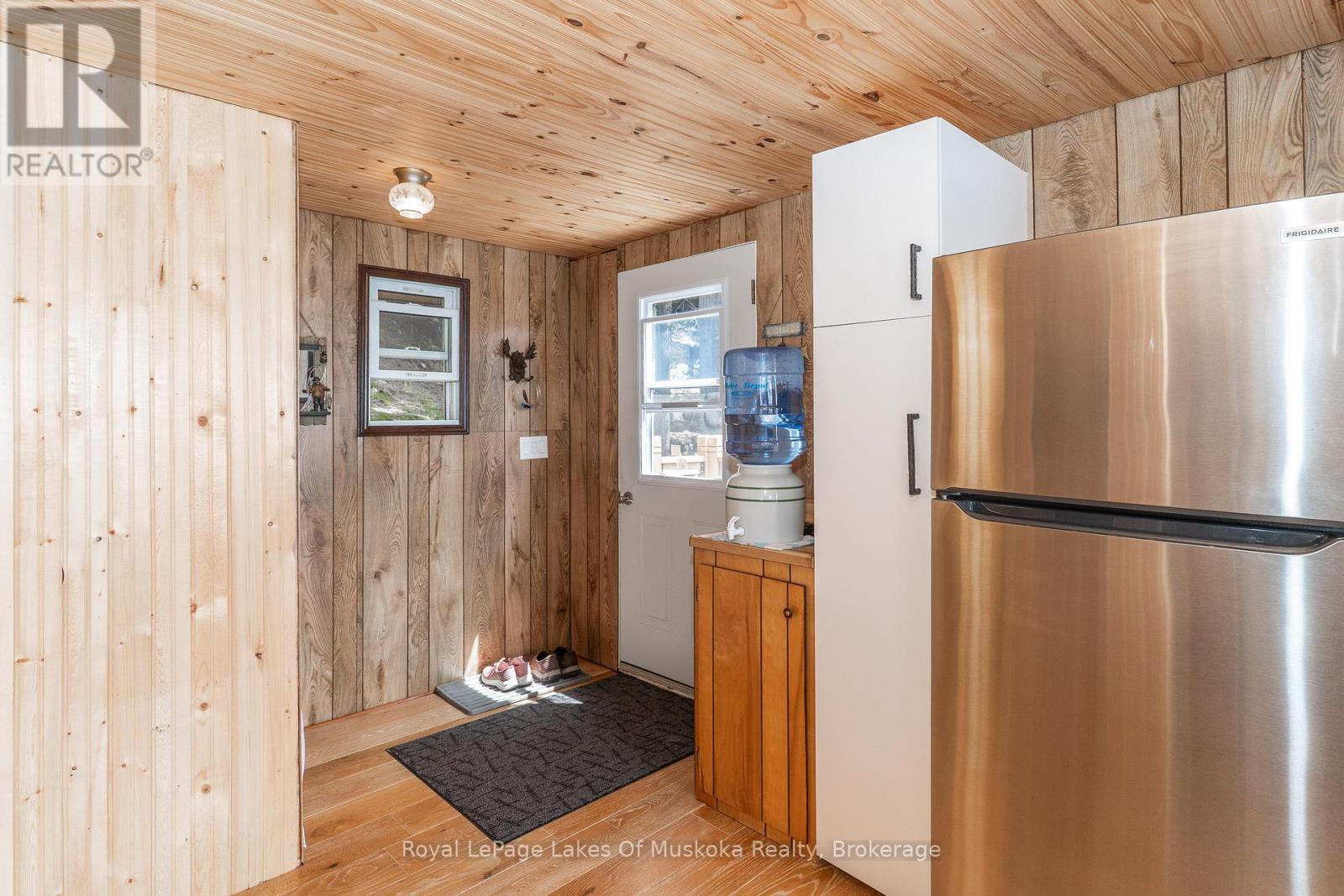 












19325 KAWAGAMA NORTH SHORE

,
Algonquin Highlands (McClintock),




Ontario
P0A1E0

