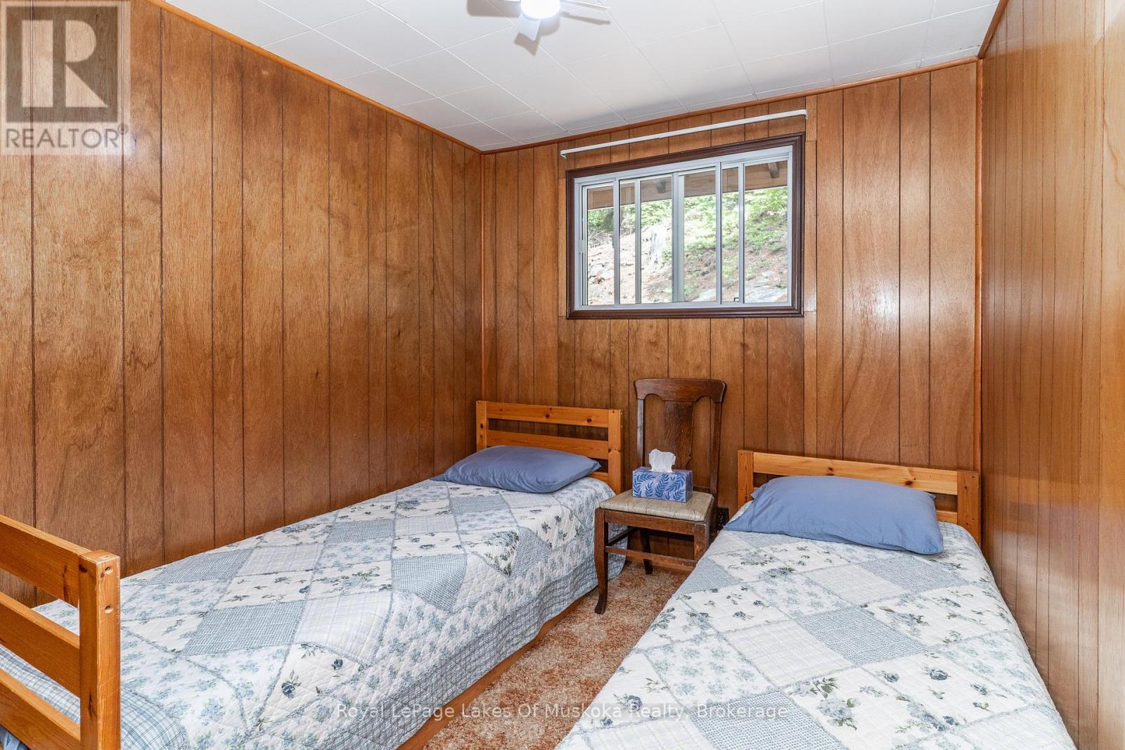 












19325 KAWAGAMA NORTH SHORE

,
Algonquin Highlands (McClintock),




Ontario
P0A1E0

