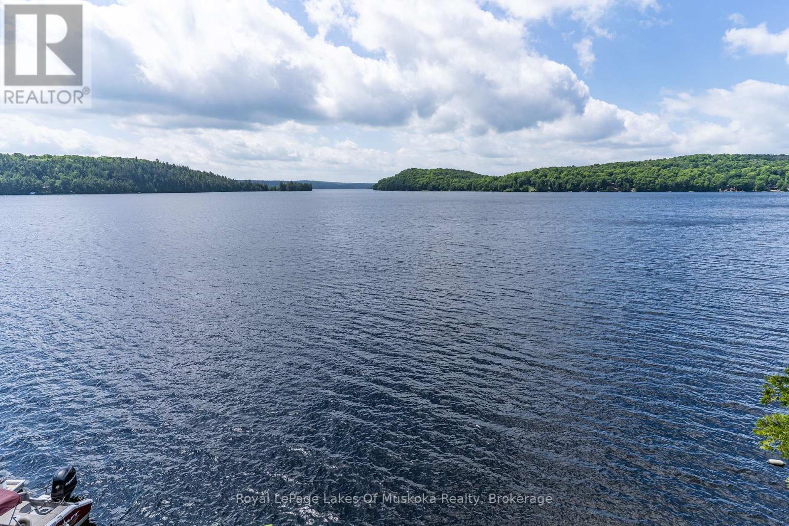 












19325 KAWAGAMA NORTH SHORE

,
Algonquin Highlands (McClintock),




Ontario
P0A1E0


