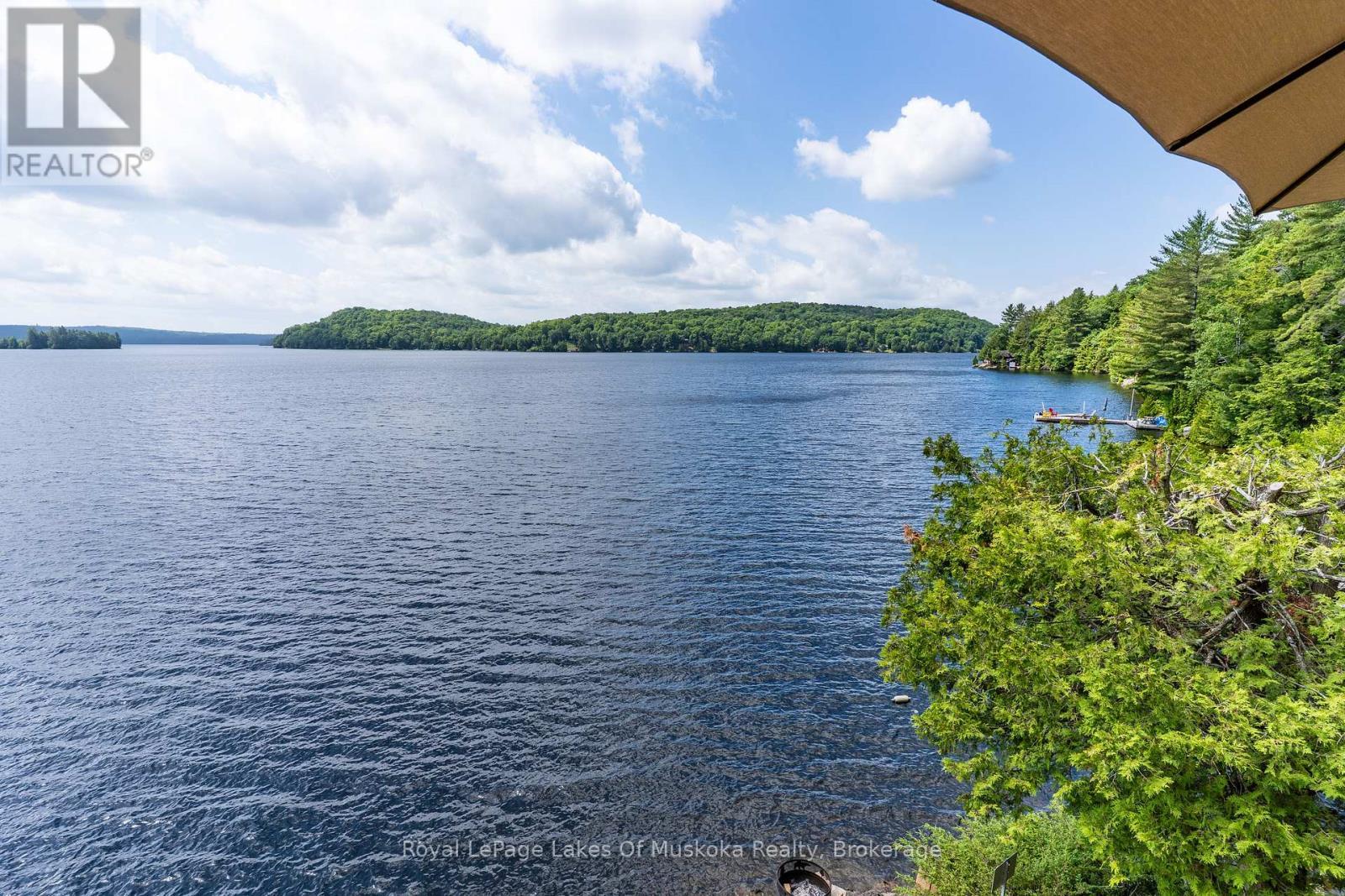 












19325 KAWAGAMA NORTH SHORE

,
Algonquin Highlands (McClintock),




Ontario
P0A1E0

