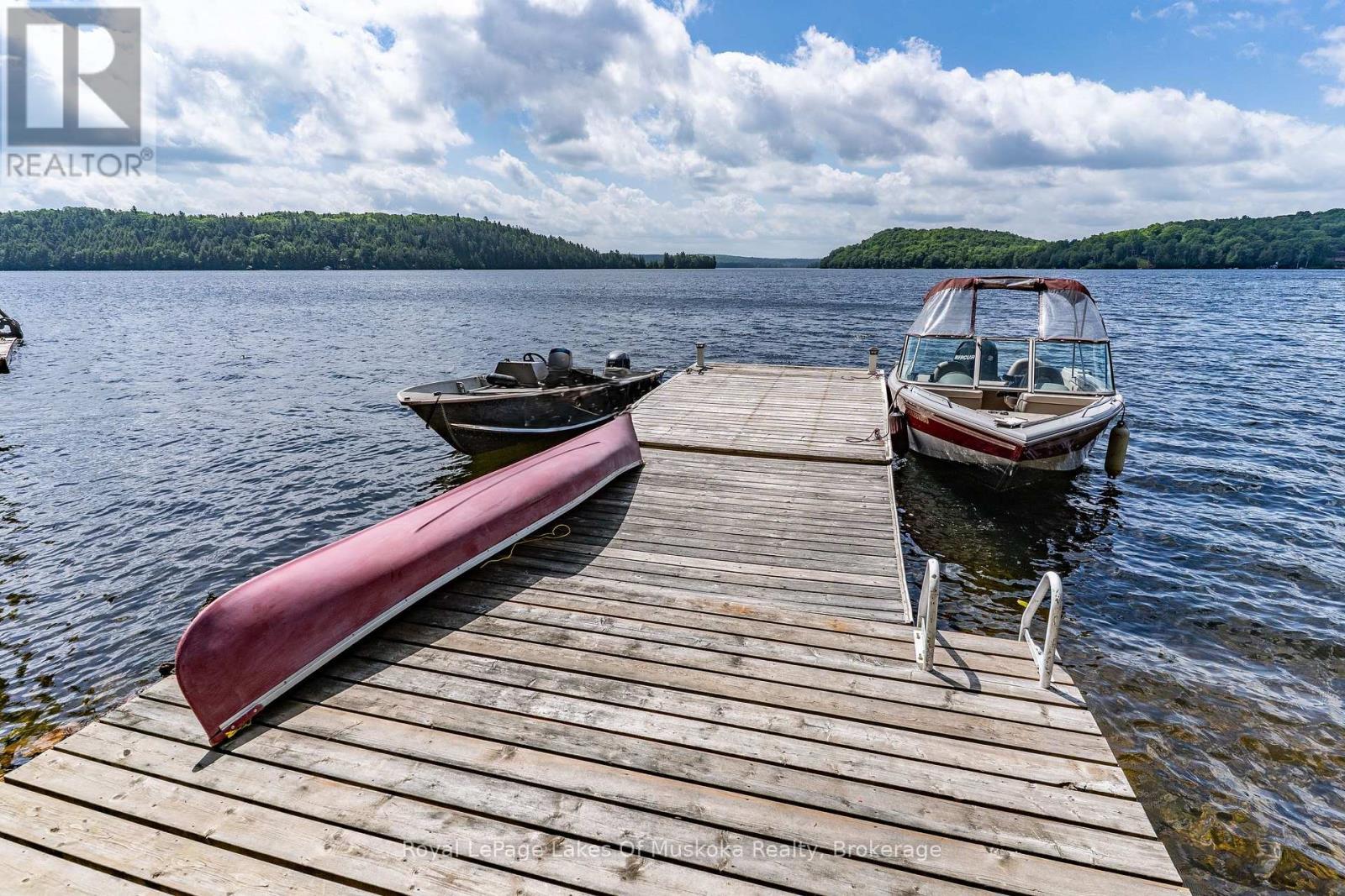 












19325 KAWAGAMA NORTH SHORE

,
Algonquin Highlands (McClintock),




Ontario
P0A1E0

