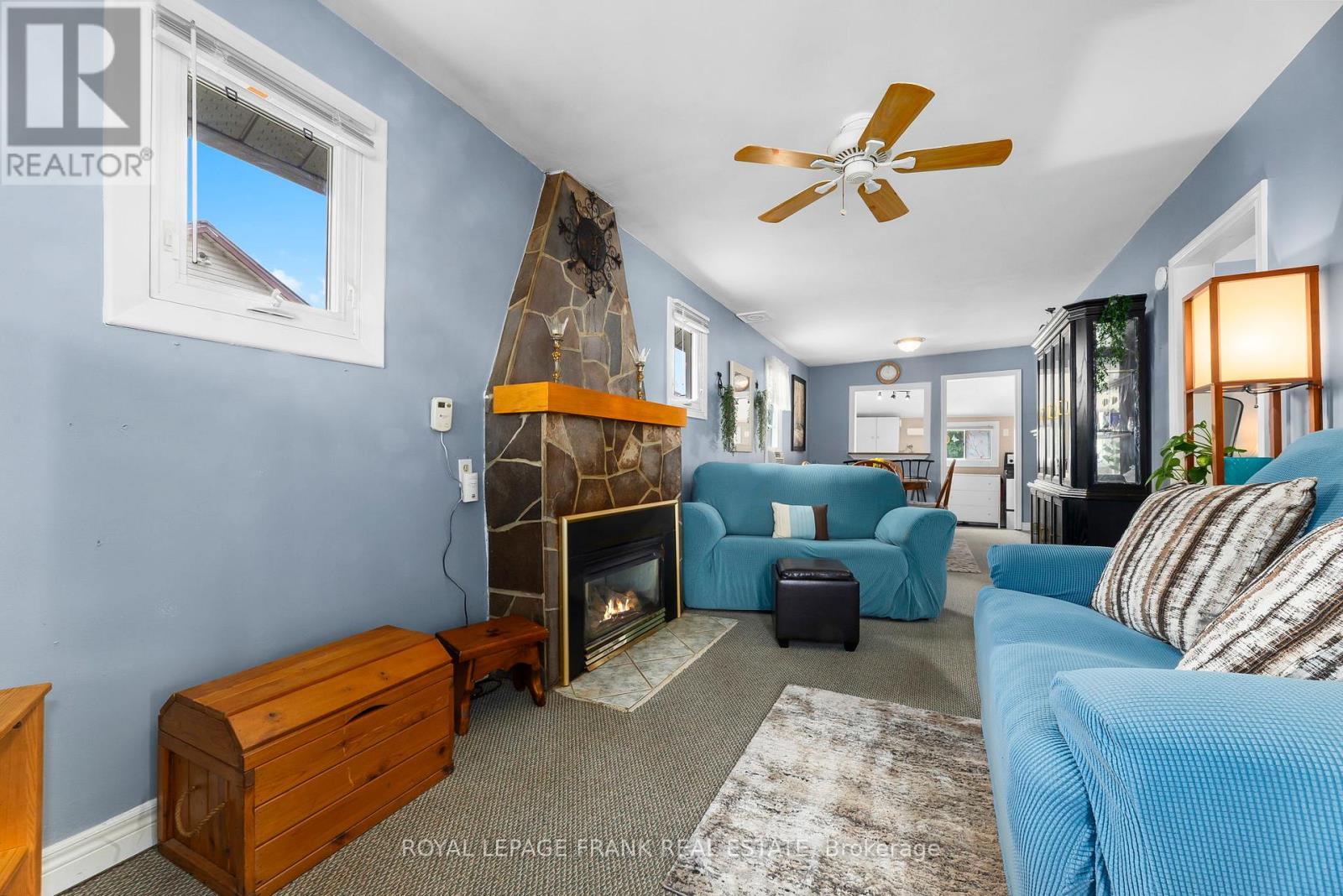 












8 ANGLE STREET

,
Scugog,




Ontario
L0B1E0

