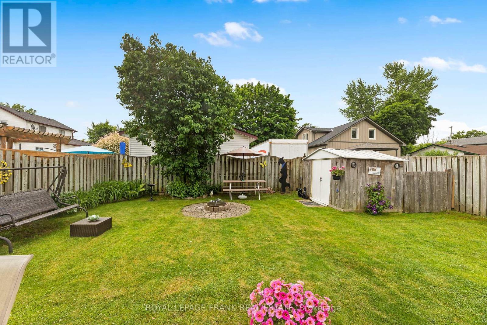 












8 ANGLE STREET

,
Scugog,




Ontario
L0B1E0

