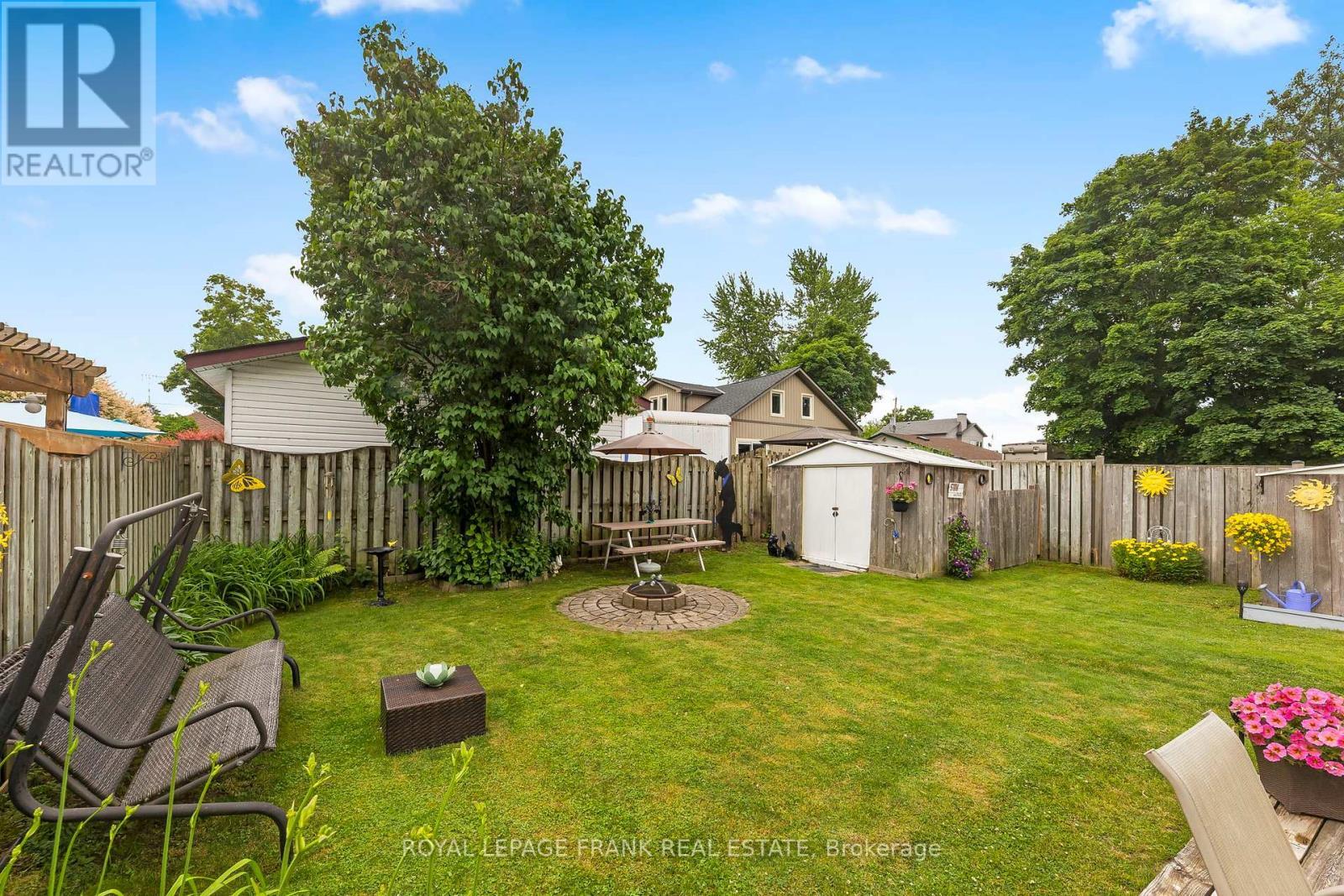 












8 ANGLE STREET

,
Scugog,




Ontario
L0B1E0

