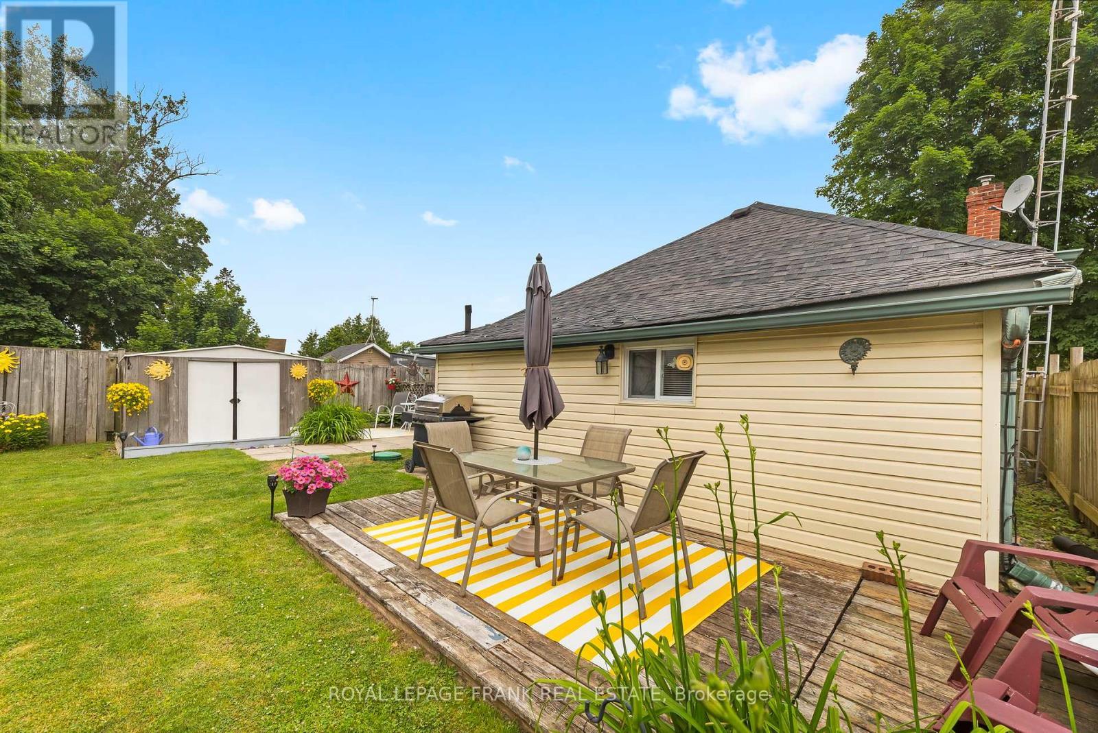 












8 ANGLE STREET

,
Scugog,




Ontario
L0B1E0

