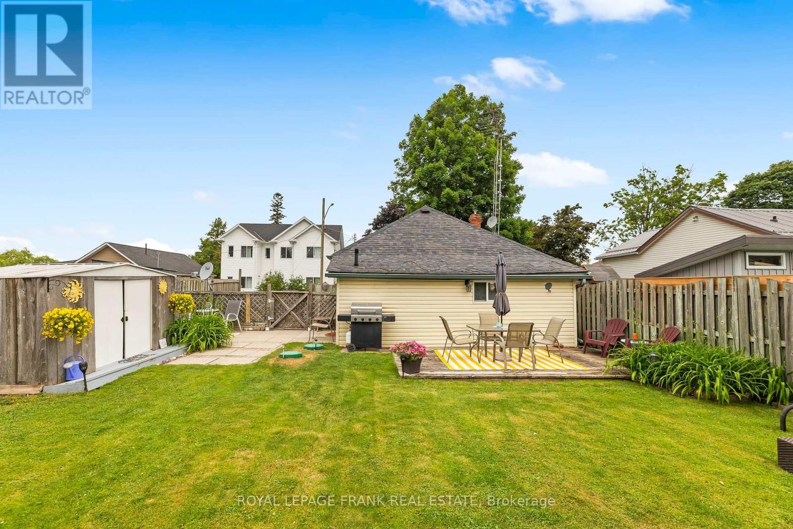 












8 ANGLE STREET

,
Scugog,




Ontario
L0B1E0

