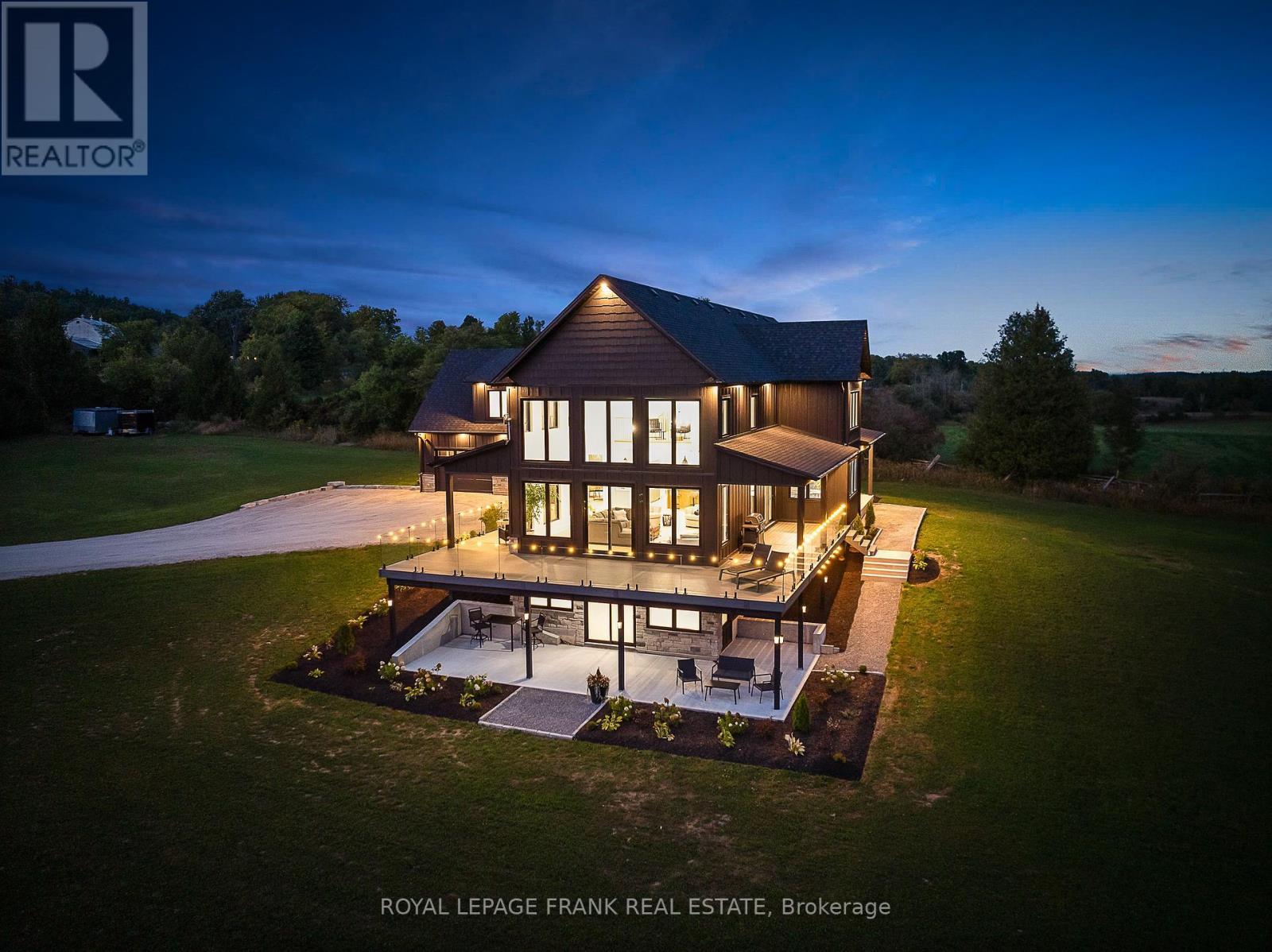 












27 MORTON LINE

,
Cavan Monaghan (Cavan Twp),




Ontario
L0A1C0

