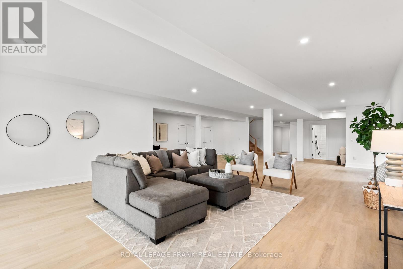 












27 MORTON LINE

,
Cavan Monaghan (Cavan Twp),




Ontario
L0A1C0

