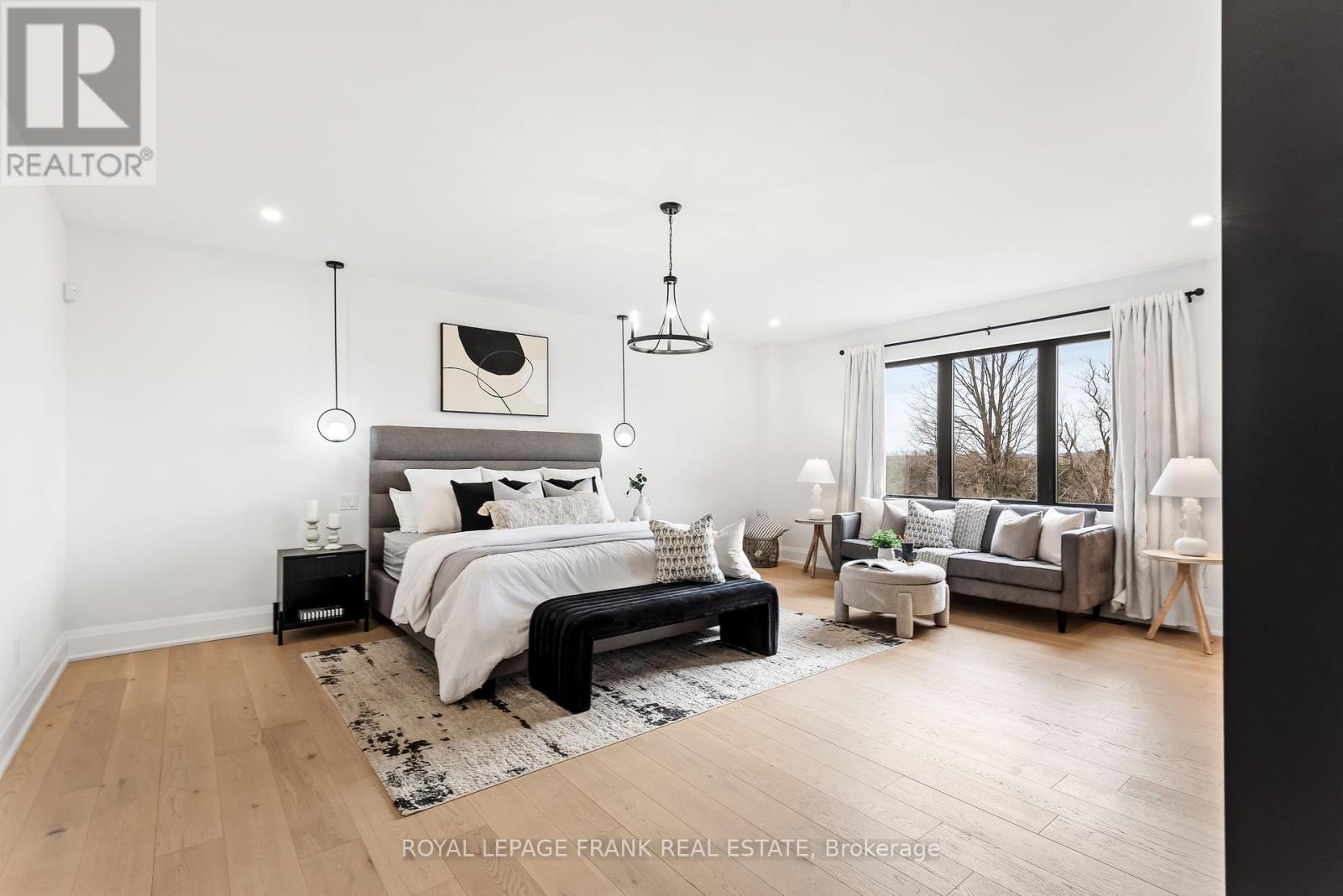 












27 MORTON LINE

,
Cavan Monaghan (Cavan Twp),




Ontario
L0A1C0

