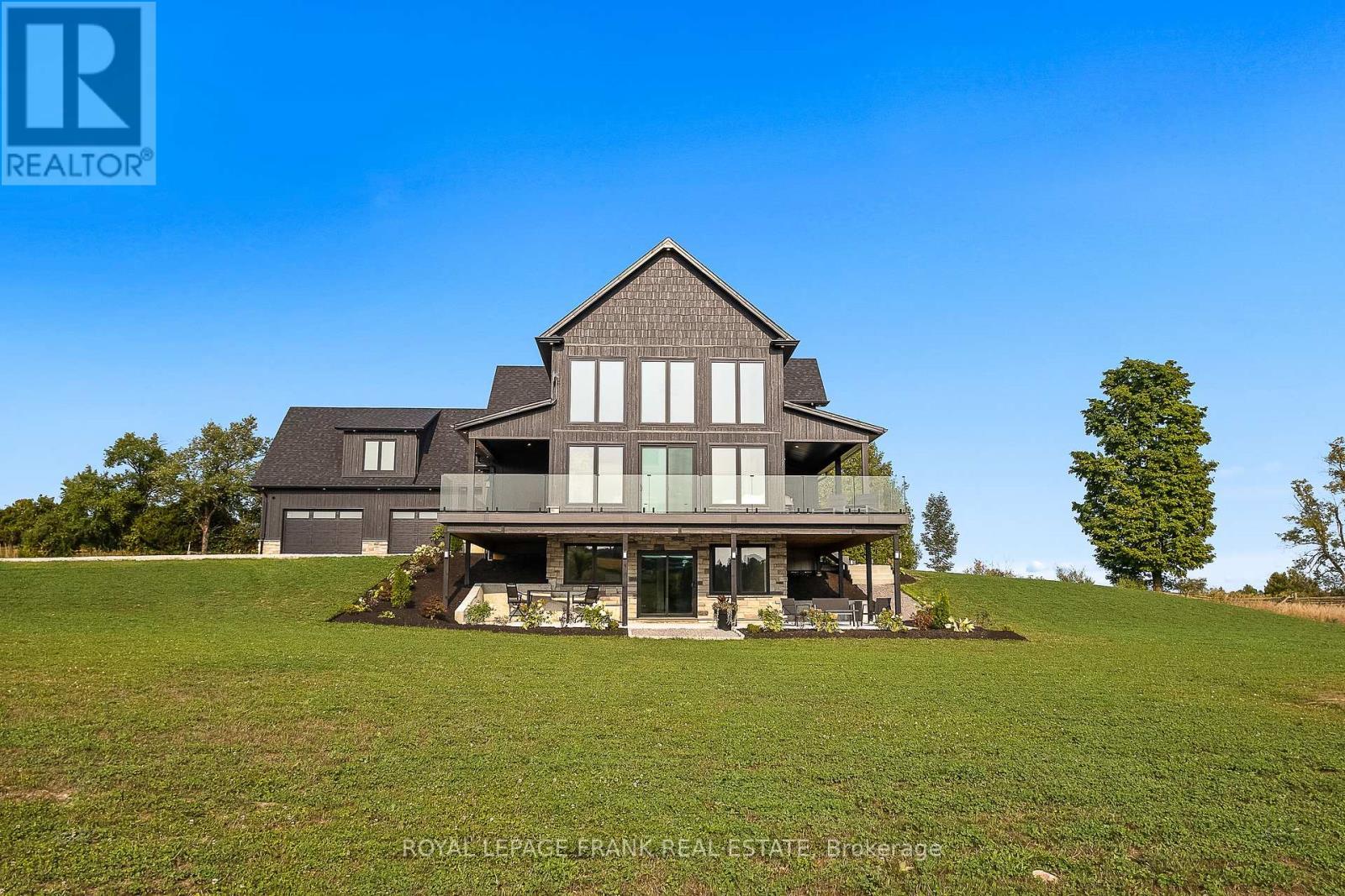 












27 MORTON LINE

,
Cavan Monaghan (Cavan Twp),




Ontario
L0A1C0


