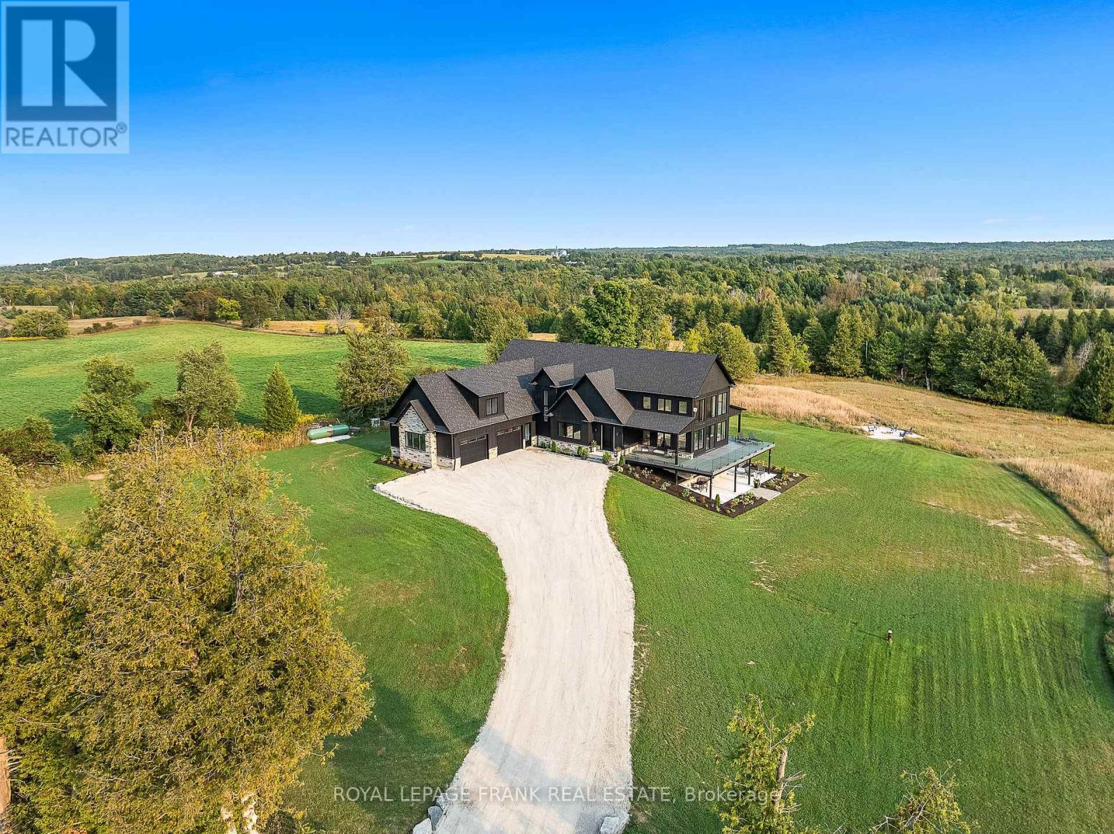 












27 MORTON LINE

,
Cavan Monaghan (Cavan Twp),




Ontario
L0A1C0

