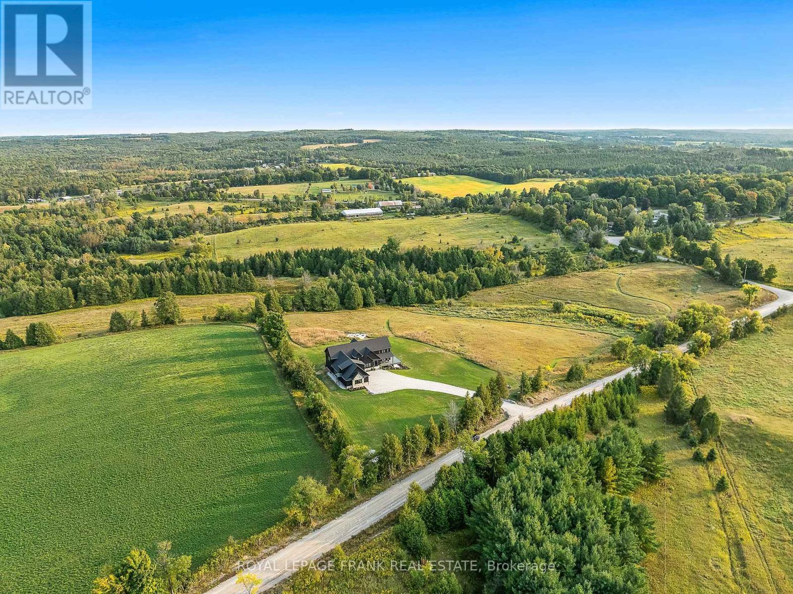 












27 MORTON LINE

,
Cavan Monaghan (Cavan Twp),




Ontario
L0A1C0

