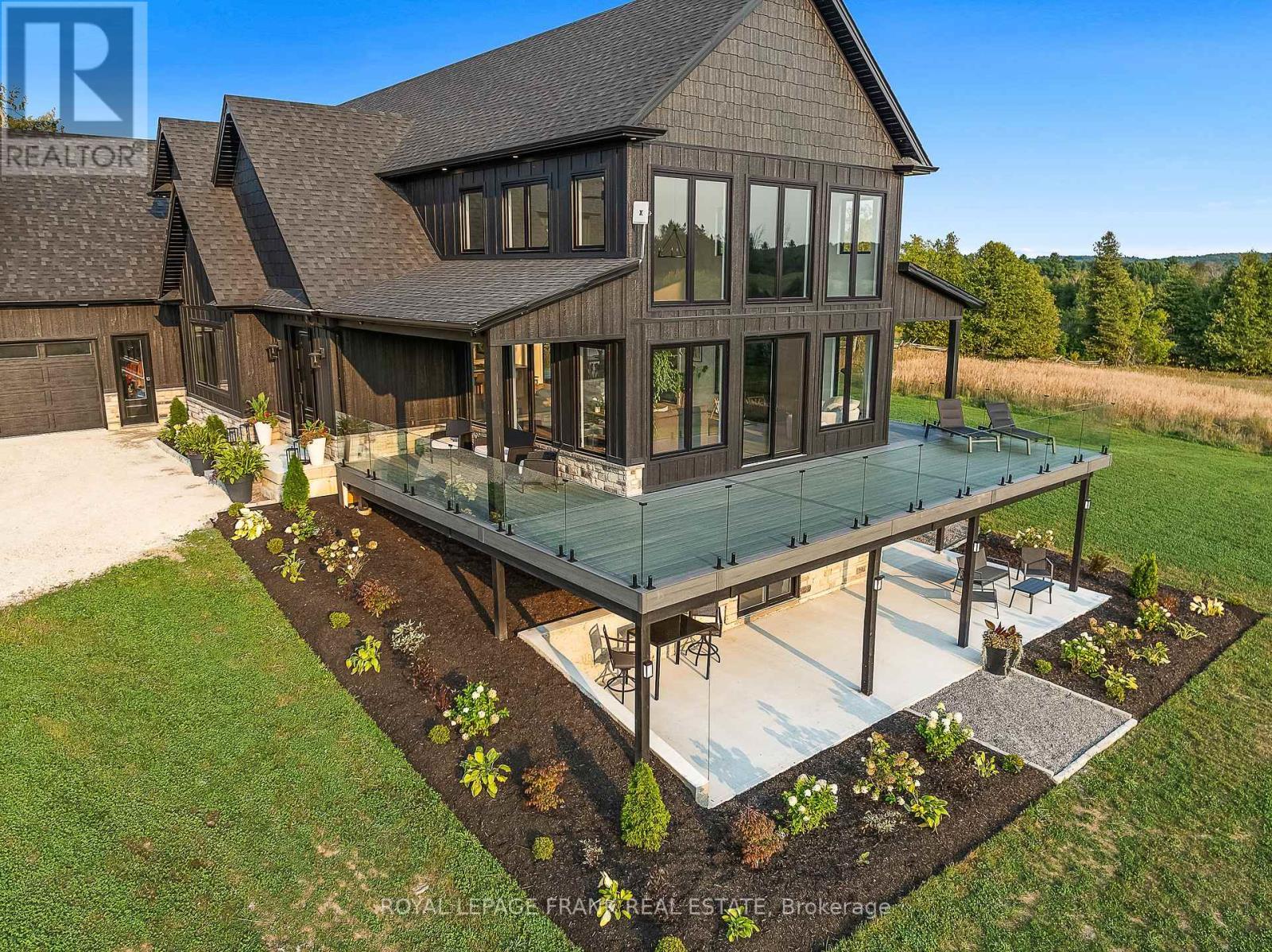 












27 MORTON LINE

,
Cavan Monaghan (Cavan Twp),




Ontario
L0A1C0

