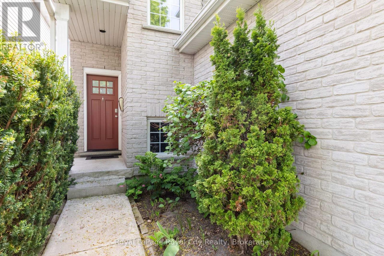 












12 BURKE COURT

,
Guelph (Pineridge/Westminster Woods),




Ontario
N1L1J2

