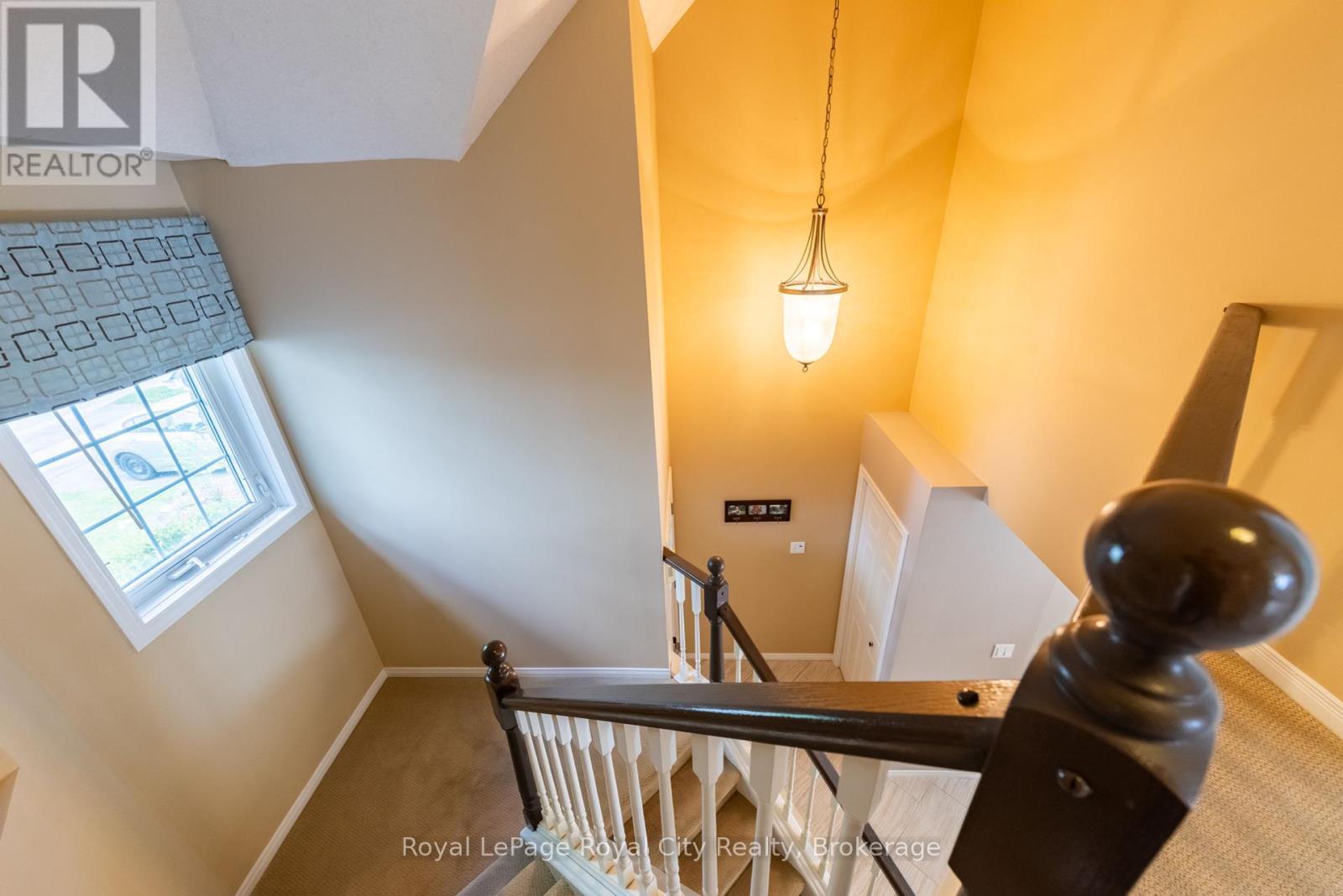 












12 BURKE COURT

,
Guelph (Pineridge/Westminster Woods),




Ontario
N1L1J2


