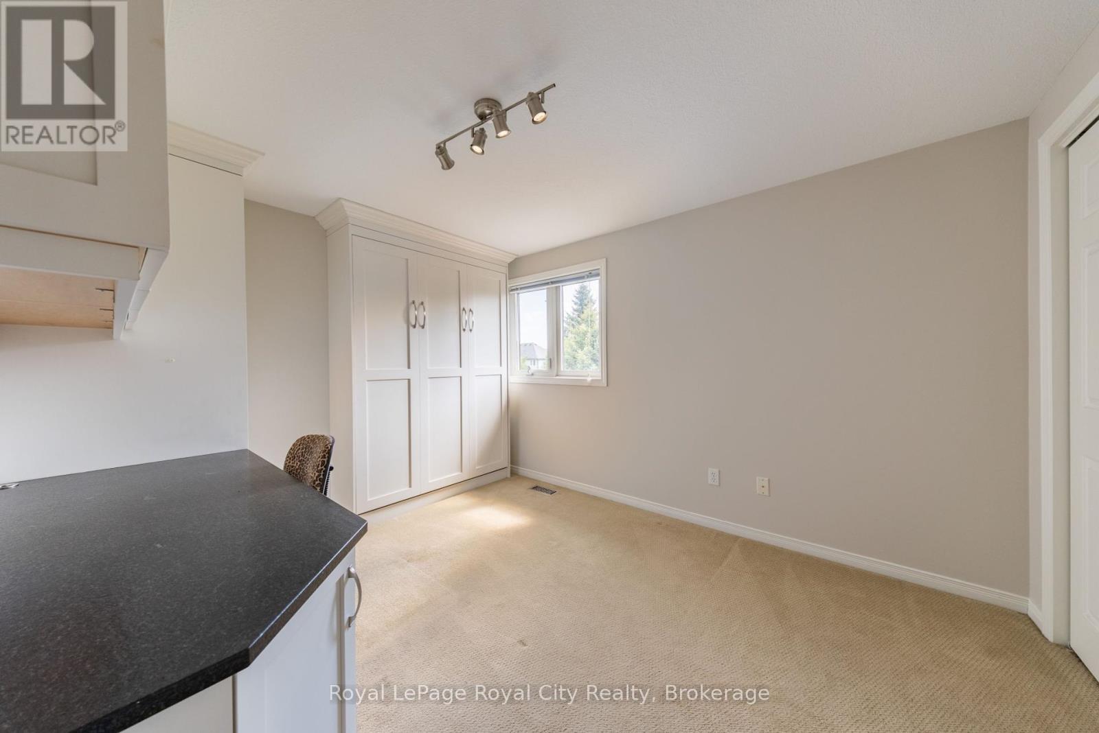 












12 BURKE COURT

,
Guelph (Pineridge/Westminster Woods),




Ontario
N1L1J2

