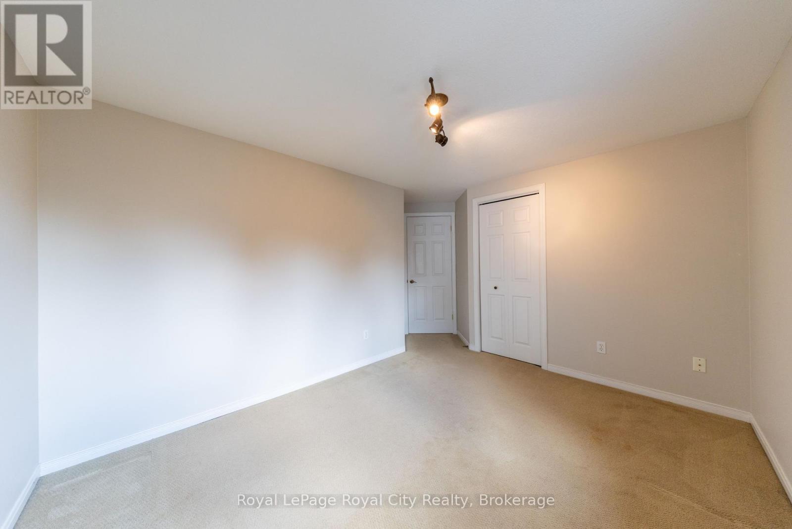 












12 BURKE COURT

,
Guelph (Pineridge/Westminster Woods),




Ontario
N1L1J2

