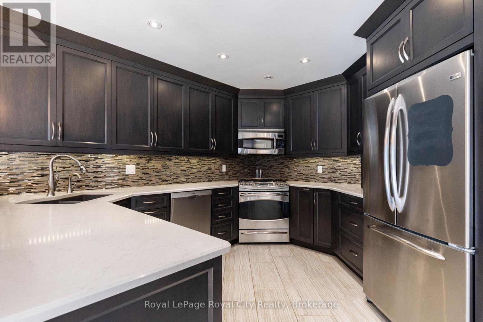 












12 BURKE COURT

,
Guelph (Pineridge/Westminster Woods),




Ontario
N1L1J2

