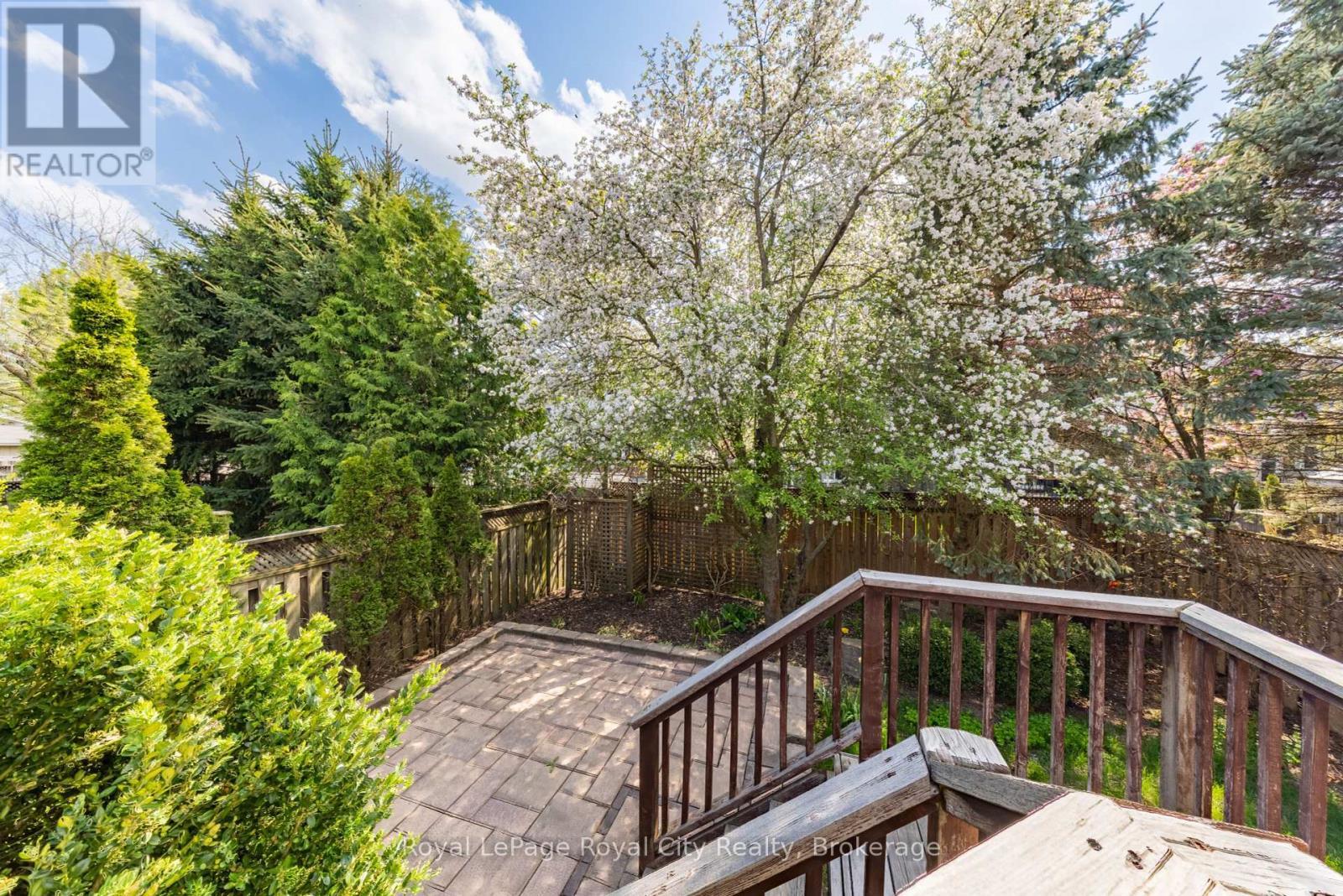 












12 BURKE COURT

,
Guelph (Pineridge/Westminster Woods),




Ontario
N1L1J2

