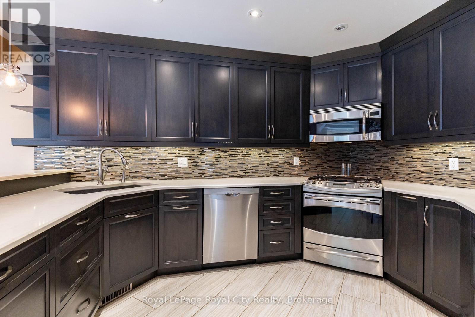 












12 BURKE COURT

,
Guelph (Pineridge/Westminster Woods),




Ontario
N1L1J2


