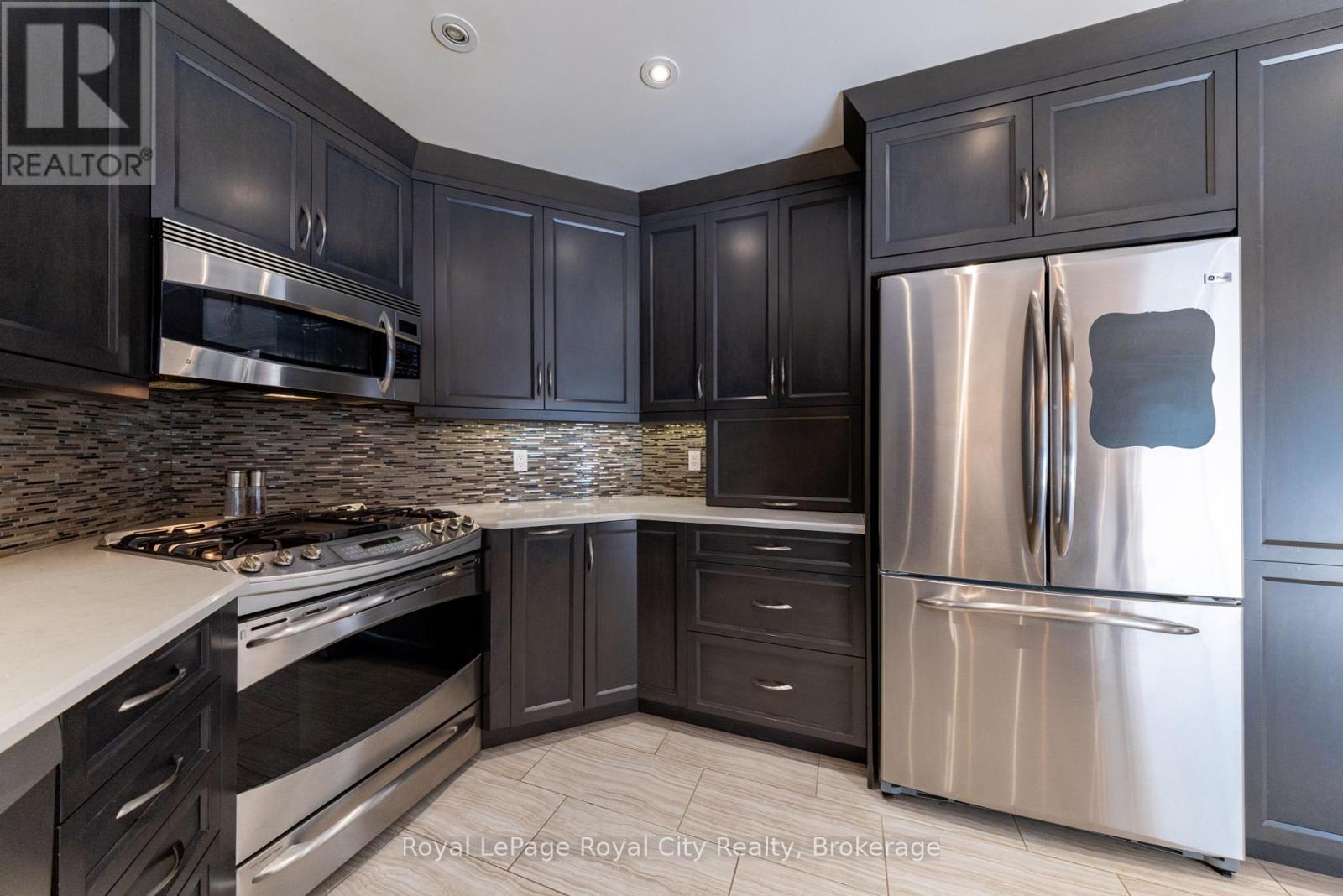 












12 BURKE COURT

,
Guelph (Pineridge/Westminster Woods),




Ontario
N1L1J2

