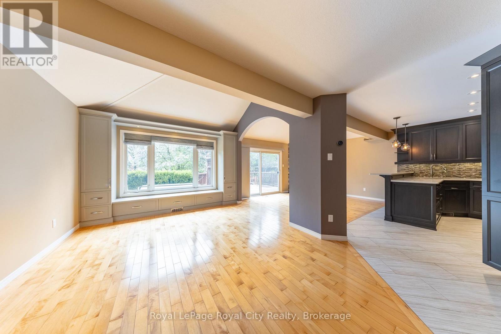 












12 BURKE COURT

,
Guelph (Pineridge/Westminster Woods),




Ontario
N1L1J2

