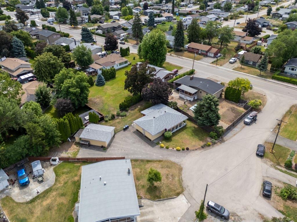 









405


Macaden

Court,
Kelowna,




BC
V1X 2V1

