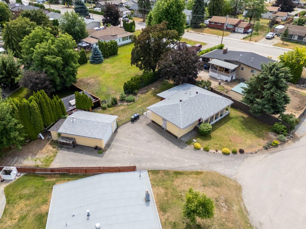 









405


Macaden

Court,
Kelowna,




BC
V1X 2V1

