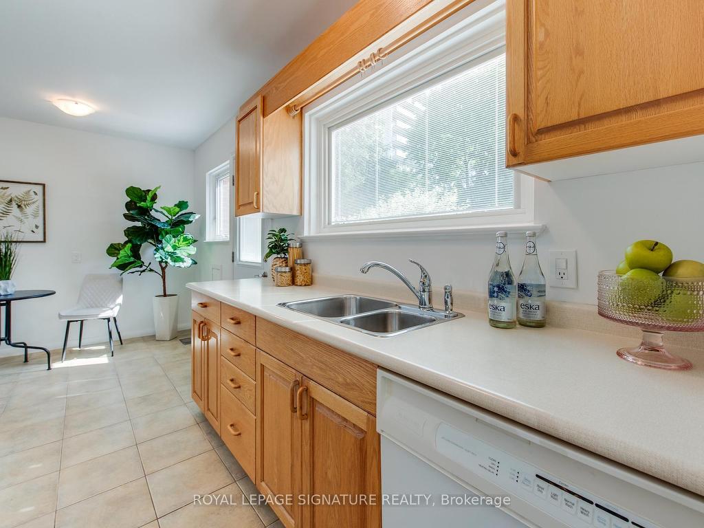 









86


MURELLEN

Crescent,
Toronto,




ON
M4A 2K5


