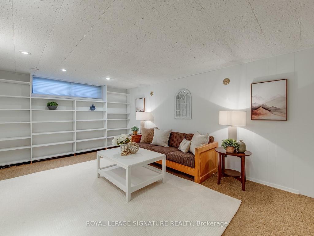 









86


MURELLEN

Crescent,
Toronto,




ON
M4A 2K5

