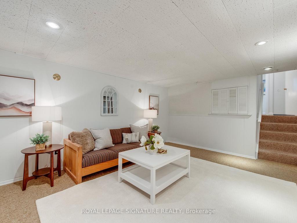 









86


MURELLEN

Crescent,
Toronto,




ON
M4A 2K5

