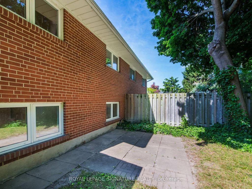 









86


MURELLEN

Crescent,
Toronto,




ON
M4A 2K5

