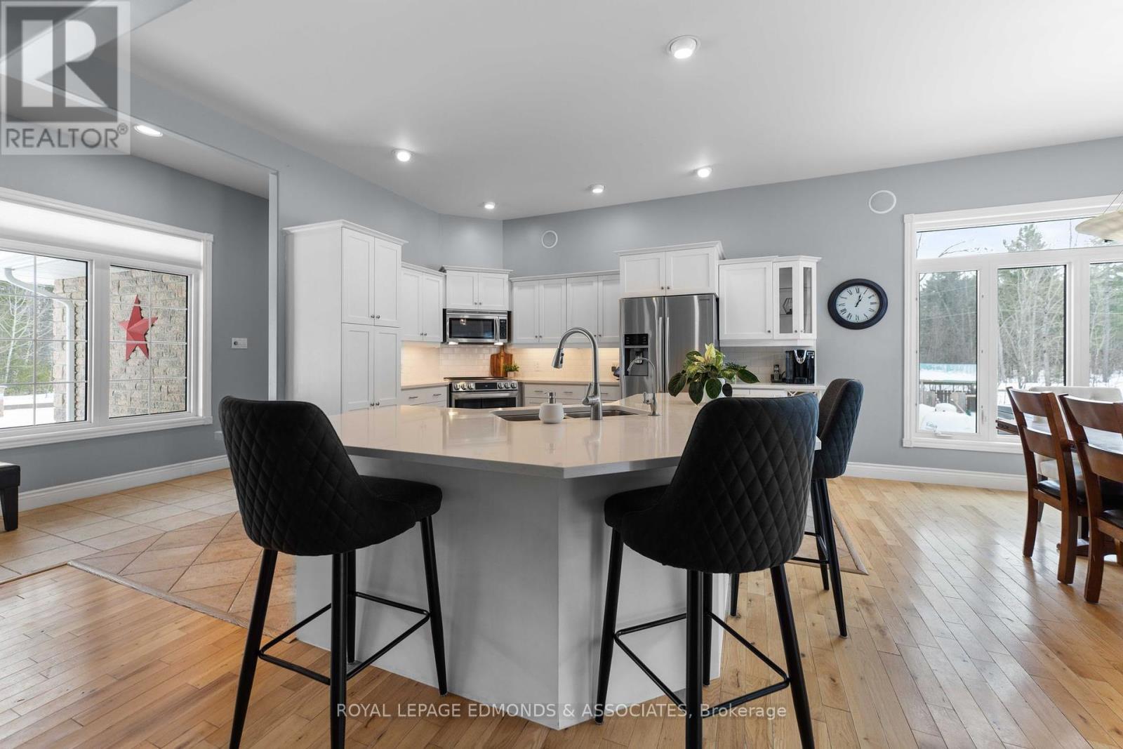 












50 BLUE DANUBE WAY

,
Laurentian Valley,




Ontario
K8A6W2

