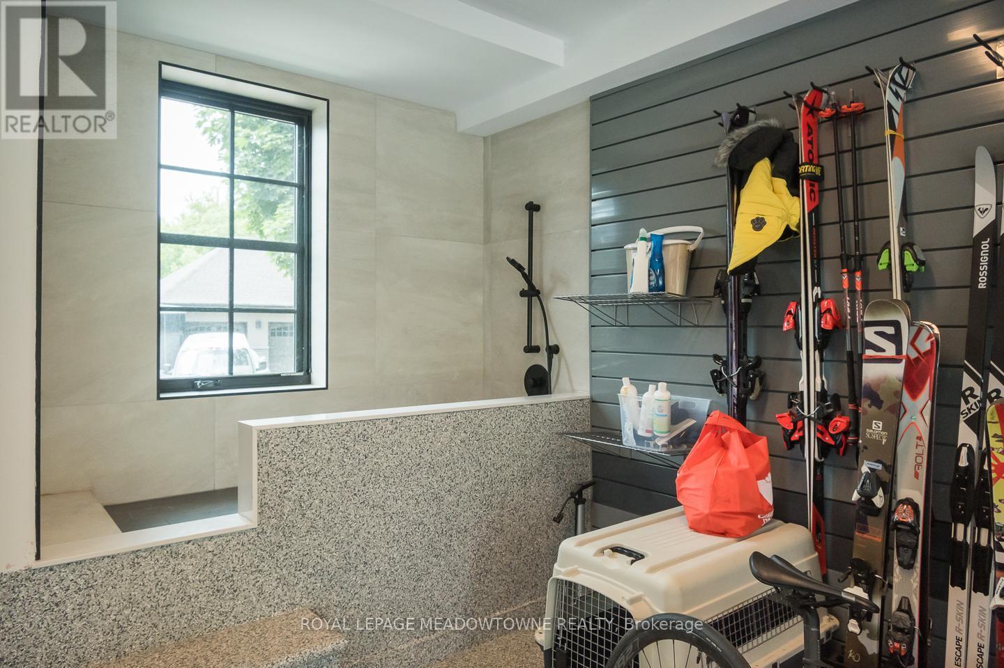 












57 VICTORIA STREET

,
Milton,




Ontario
L9T1S6

