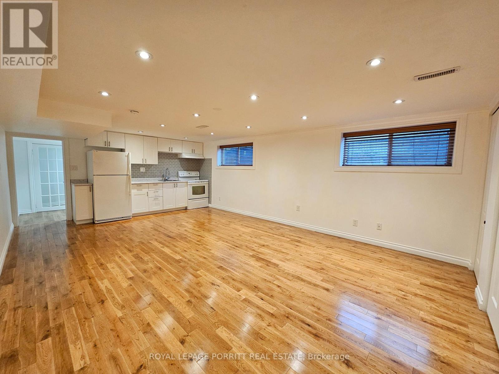 












LOWER - 273 DELTA STREET

,
Toronto,




Ontario
M8W4G1

