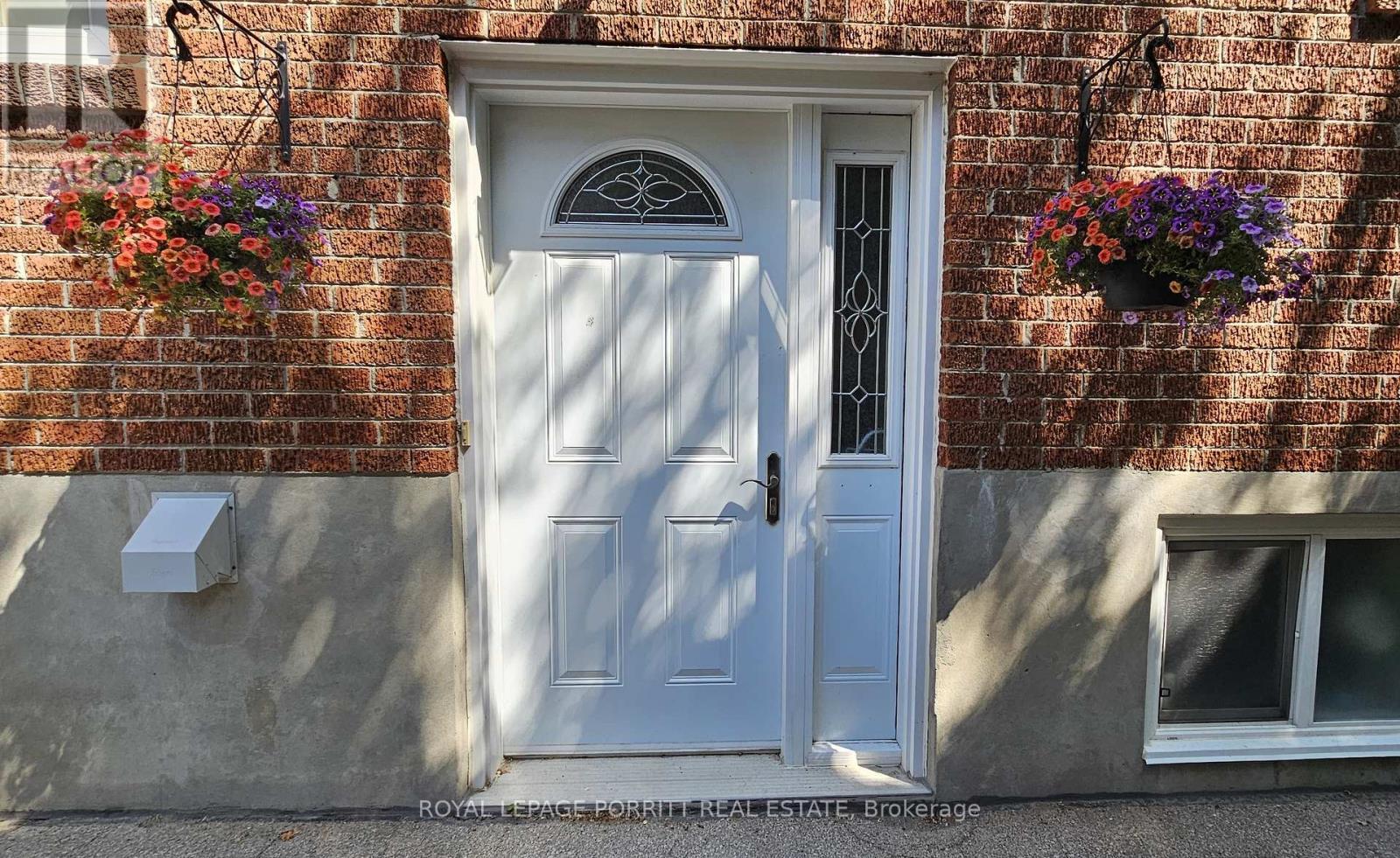 












LOWER - 273 DELTA STREET

,
Toronto,




Ontario
M8W4G1

