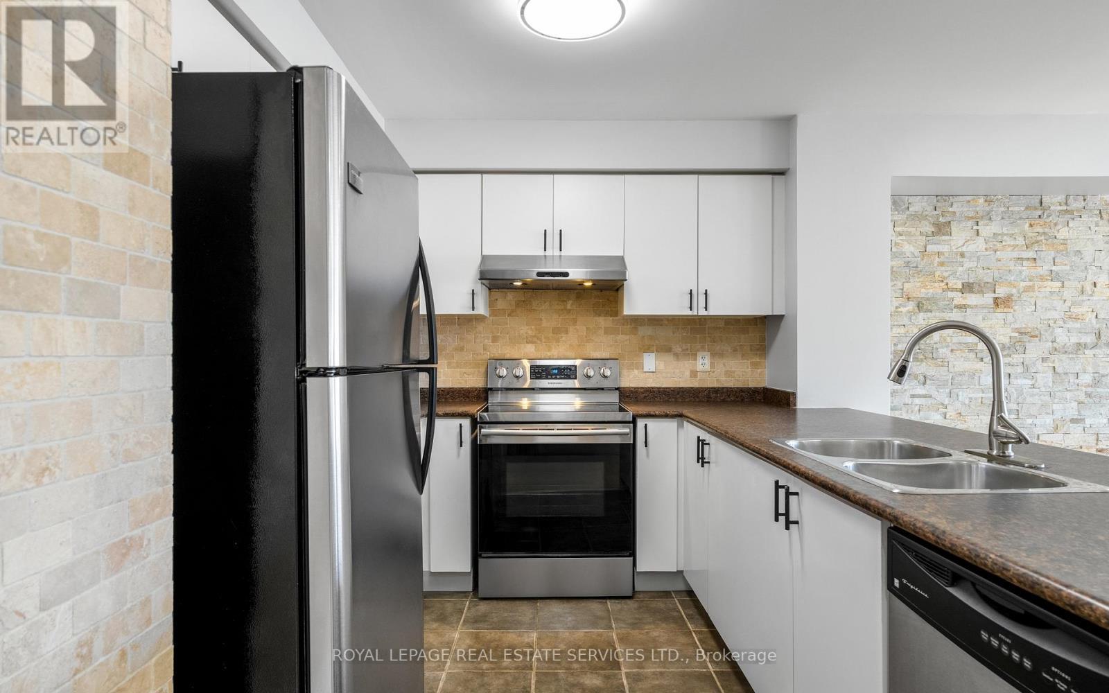 












7 - 5025 NINTH LINE

,
Mississauga,




Ontario
L5M0E9

