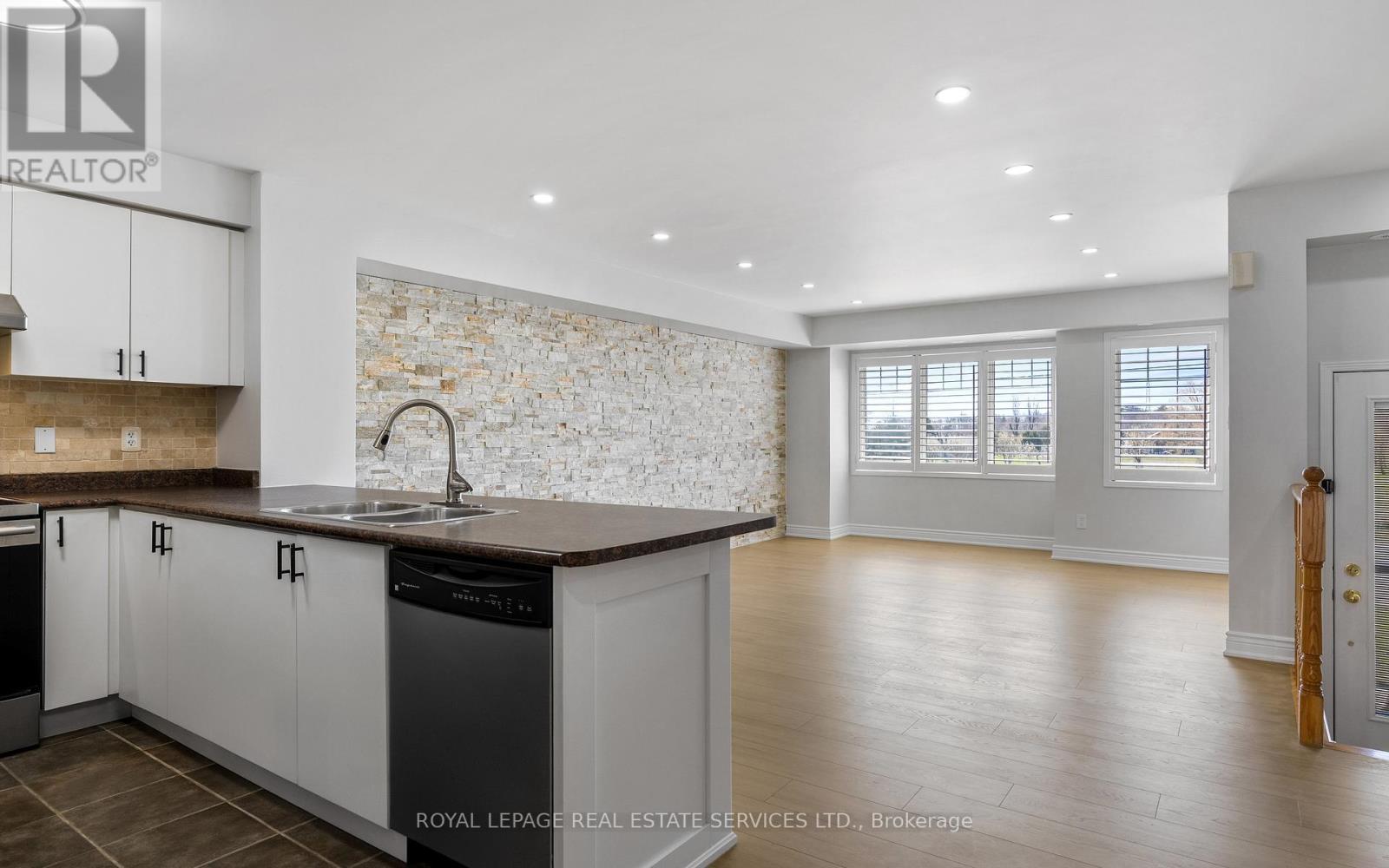 












7 - 5025 NINTH LINE

,
Mississauga,




Ontario
L5M0E9

