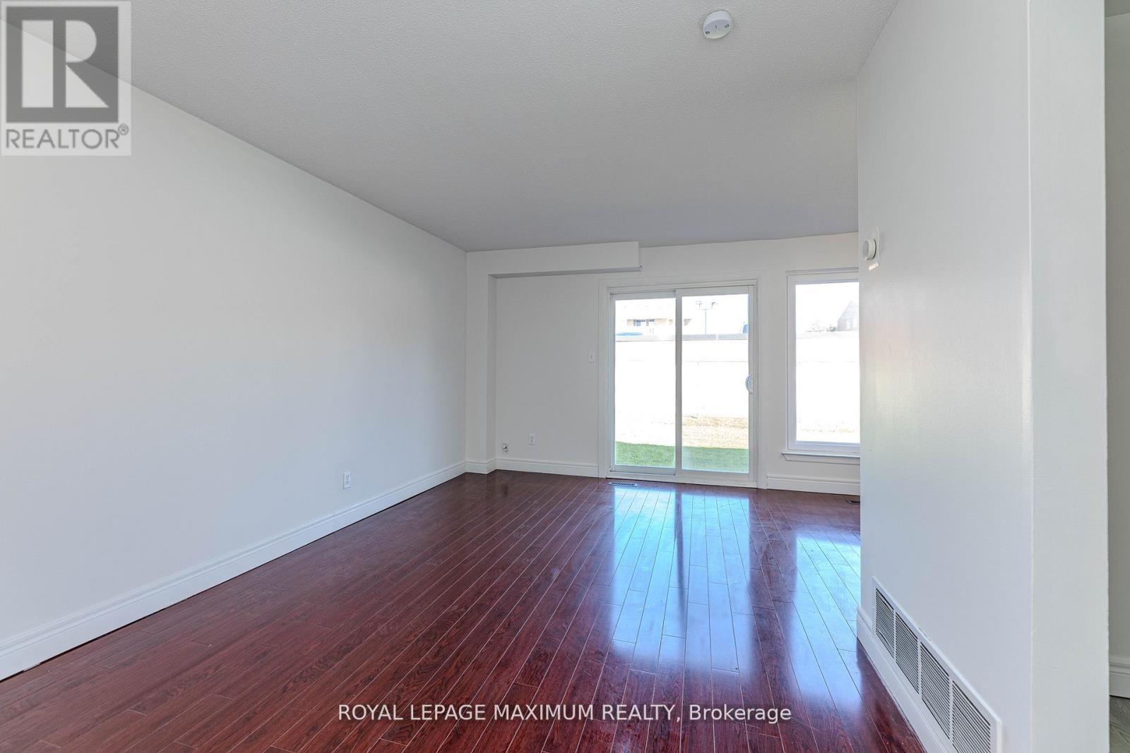 












9 - 50 BLACKWELL AVENUE

,
Toronto,




Ontario
M1B1K2

