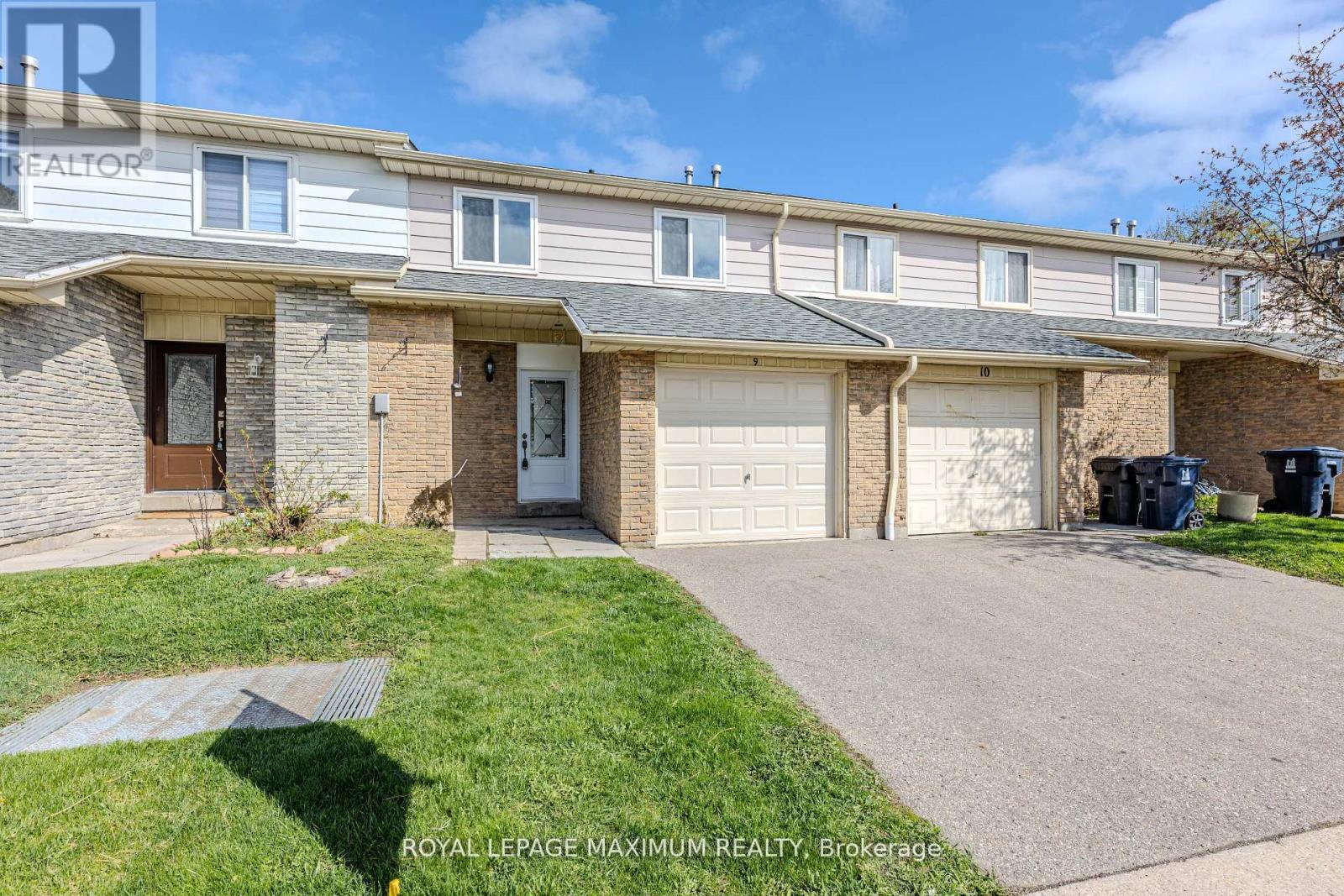 












9 - 50 BLACKWELL AVENUE

,
Toronto,




Ontario
M1B1K2

