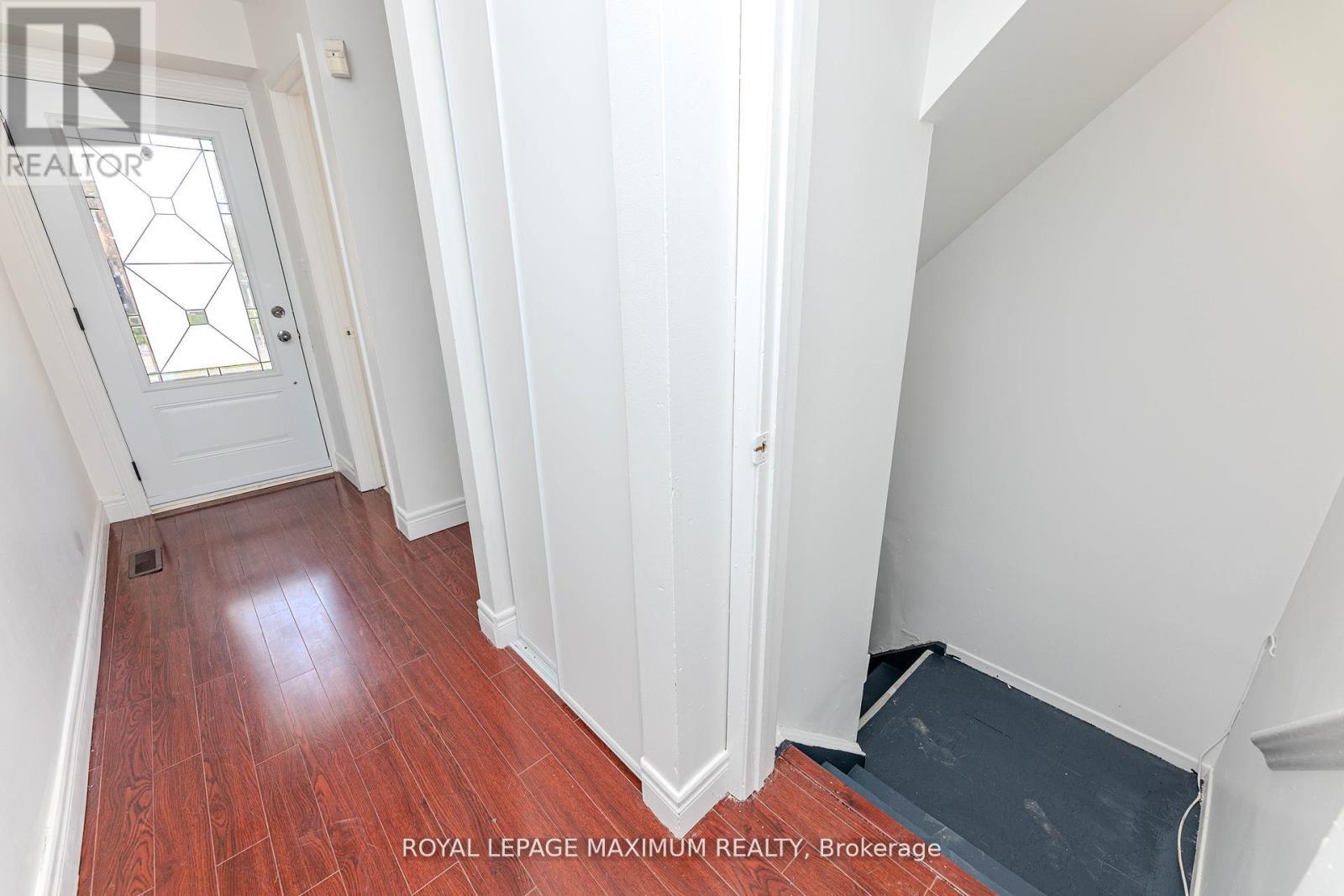 












9 - 50 BLACKWELL AVENUE

,
Toronto,




Ontario
M1B1K2


