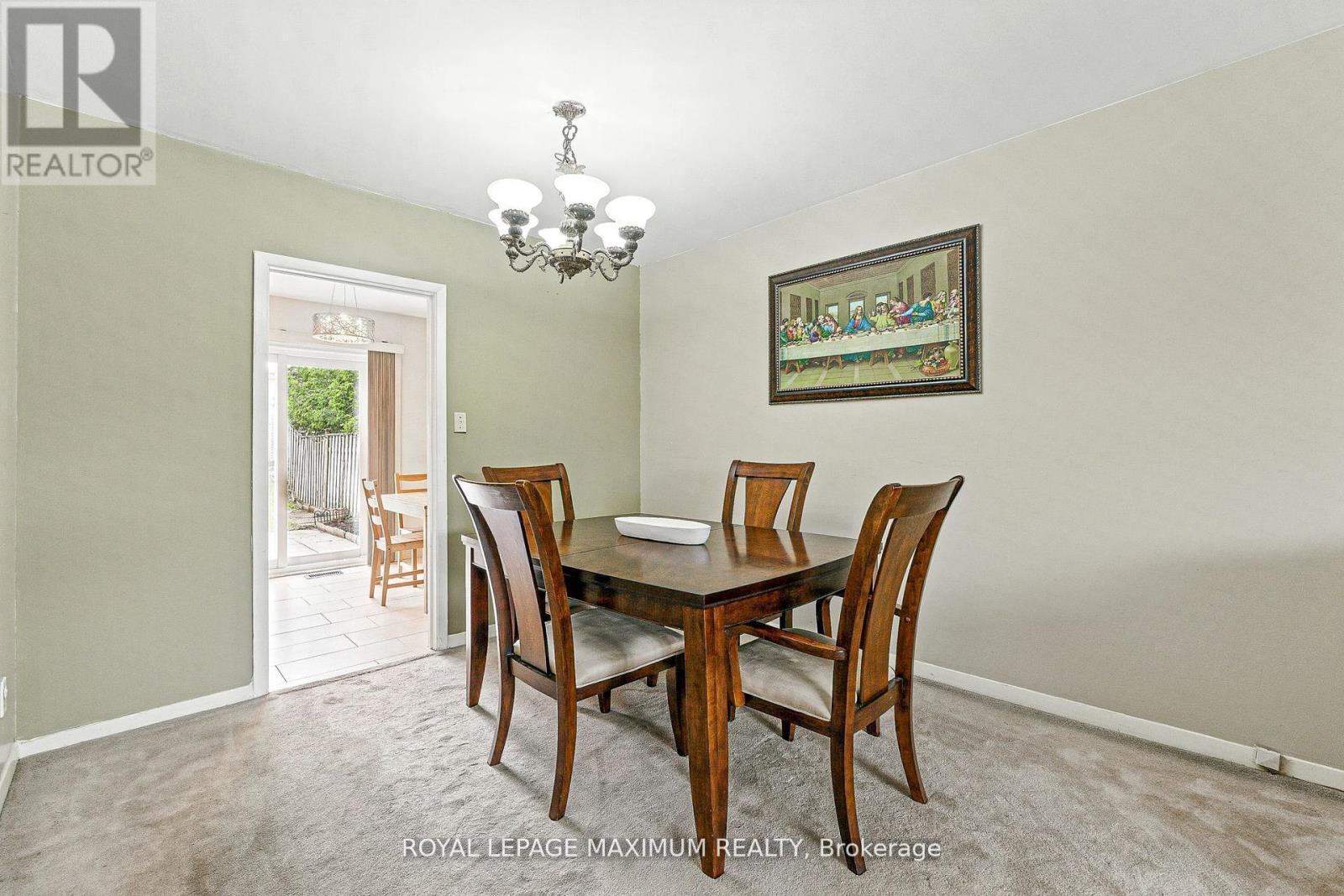 












32 FENNIMORE CRESCENT

,
Toronto,




Ontario
M3N1G8

