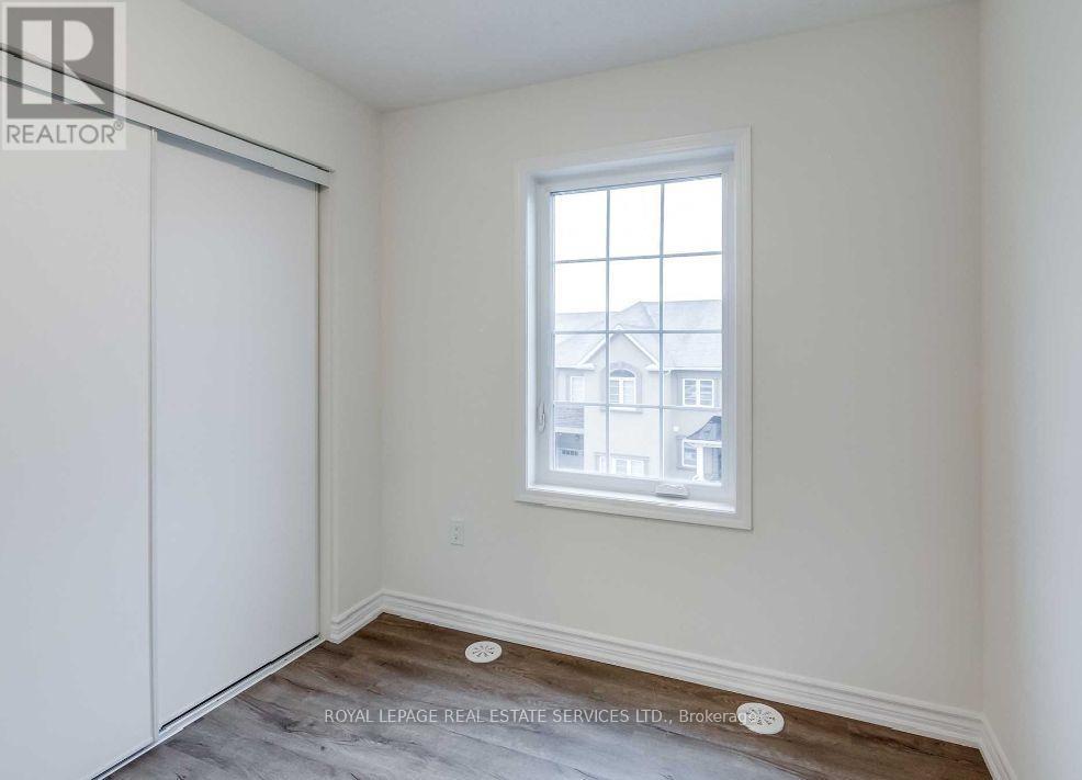 












998 BALSAM COURT

,
Milton,




Ontario
L9E1R5

