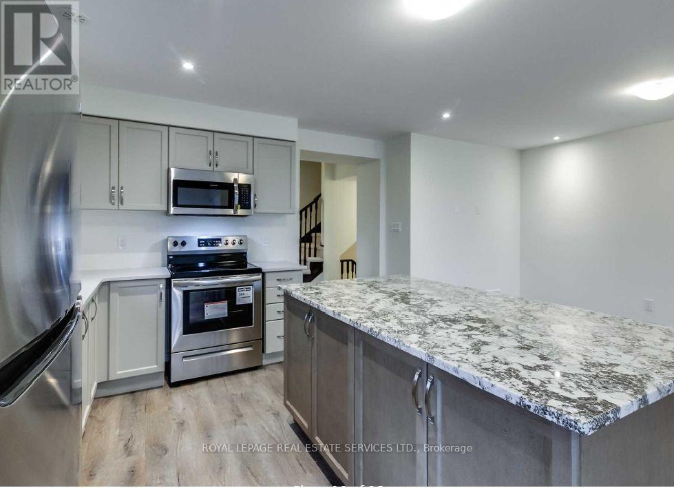 












998 BALSAM COURT

,
Milton,




Ontario
L9E1R5

